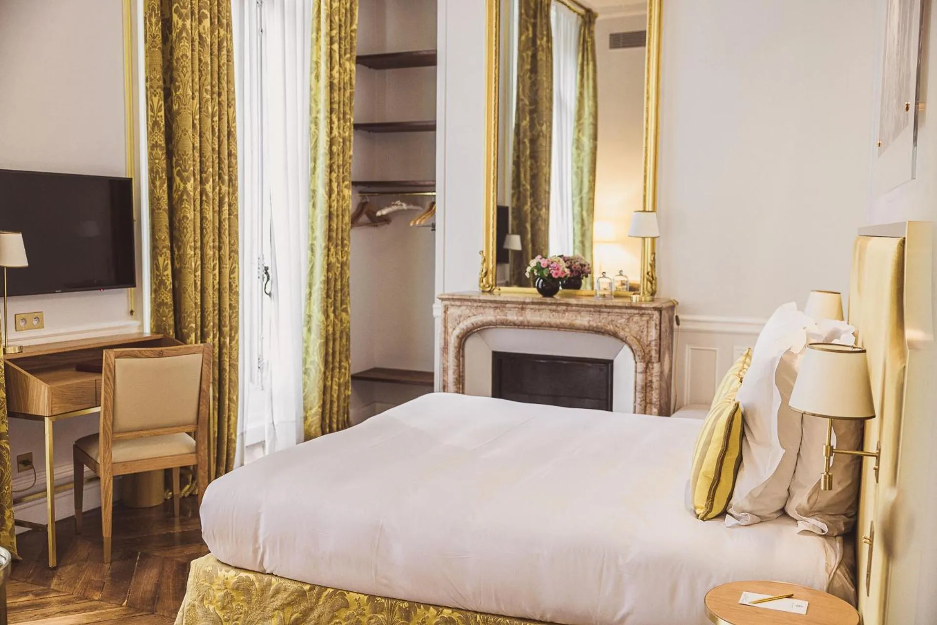 Bed in Hôtel Alfred Sommier