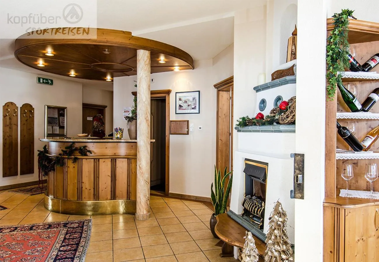 Lobby or reception in Sporthotel Daniel