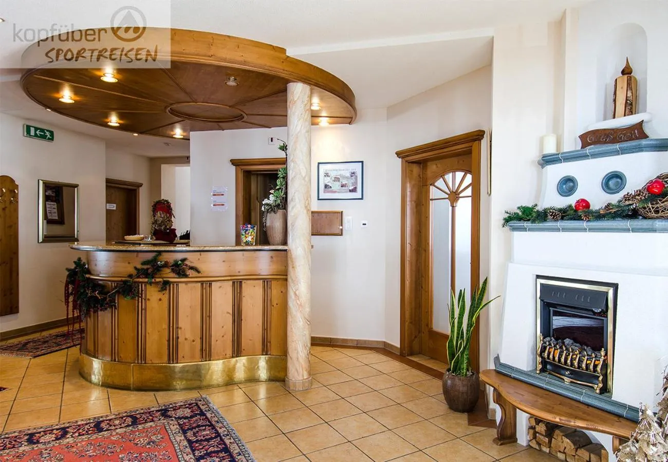 Lobby or reception in Sporthotel Daniel