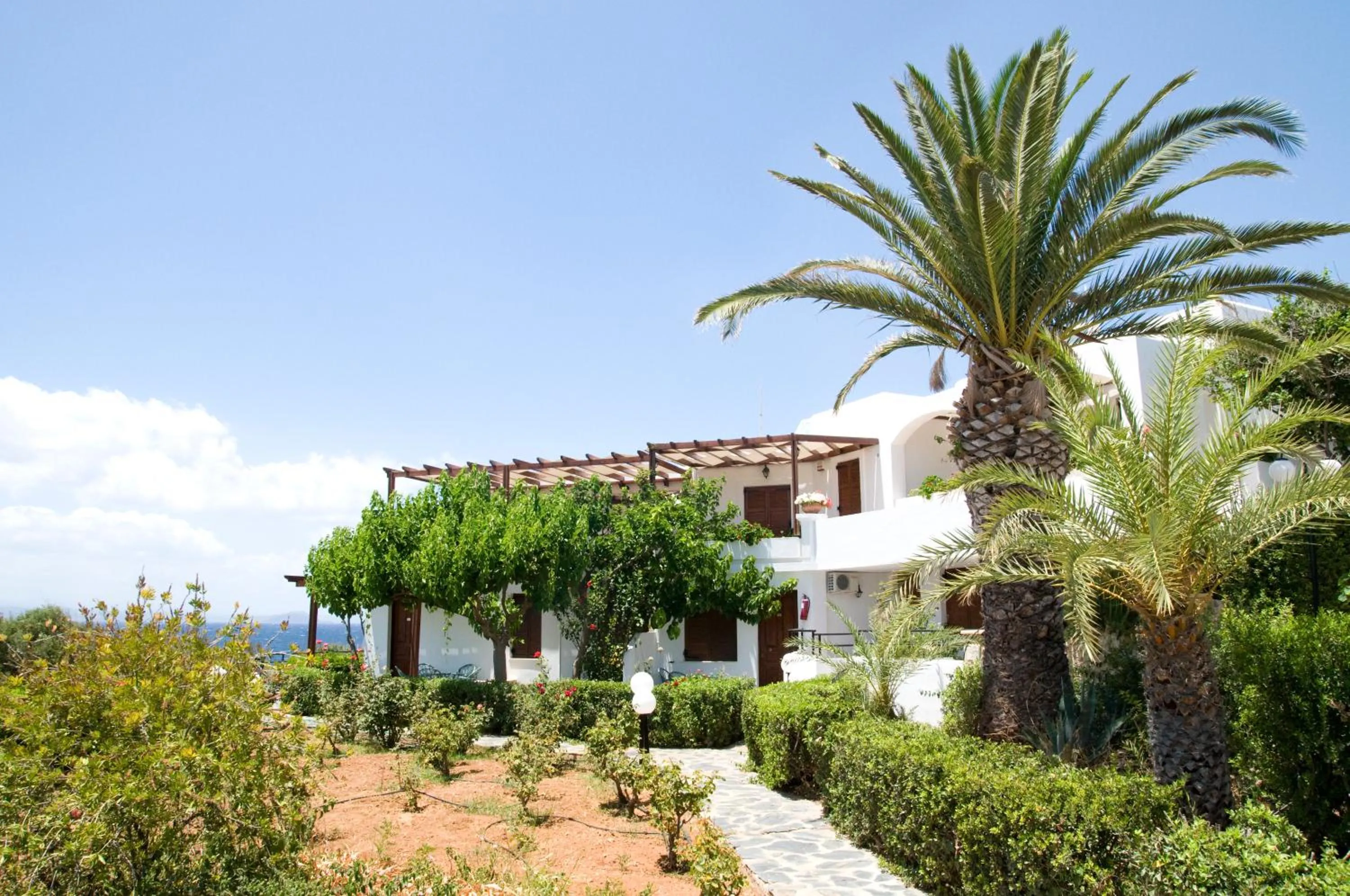 Property building in Alianthos Suites