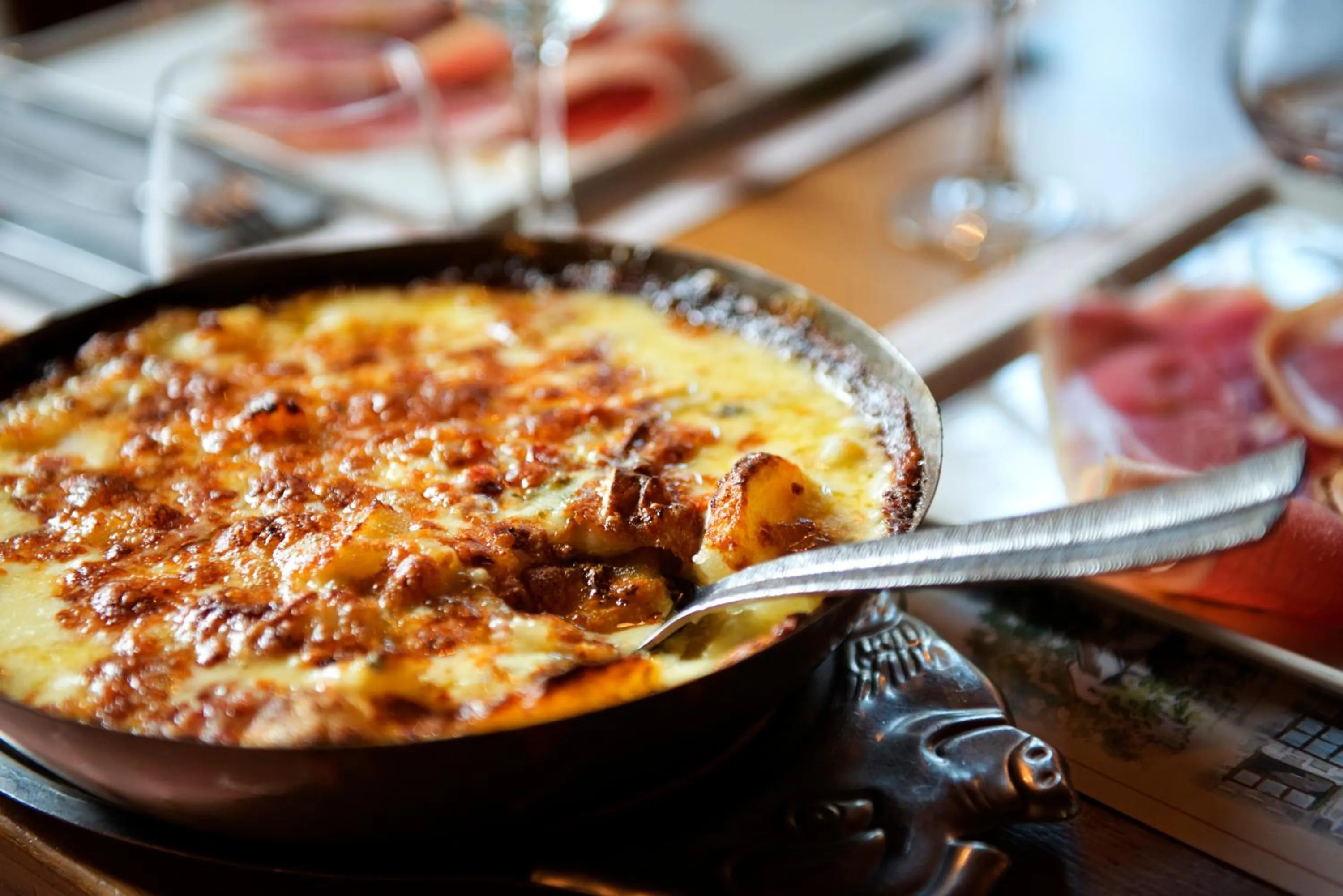 Meals in Auberge Le Cantou - Hôtel Roche