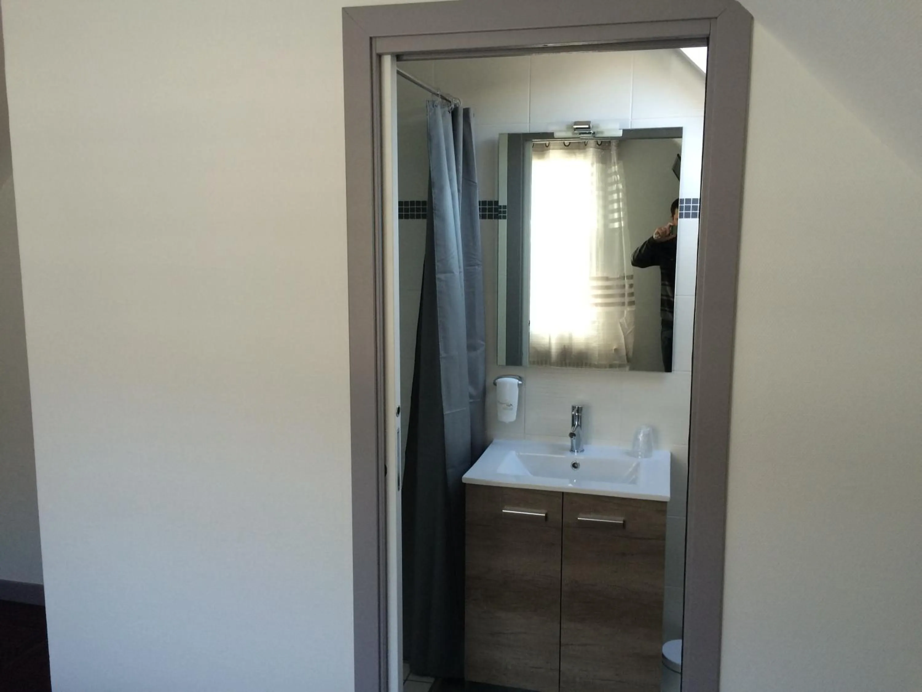 Bathroom in Auberge Le Cantou - Hôtel Roche