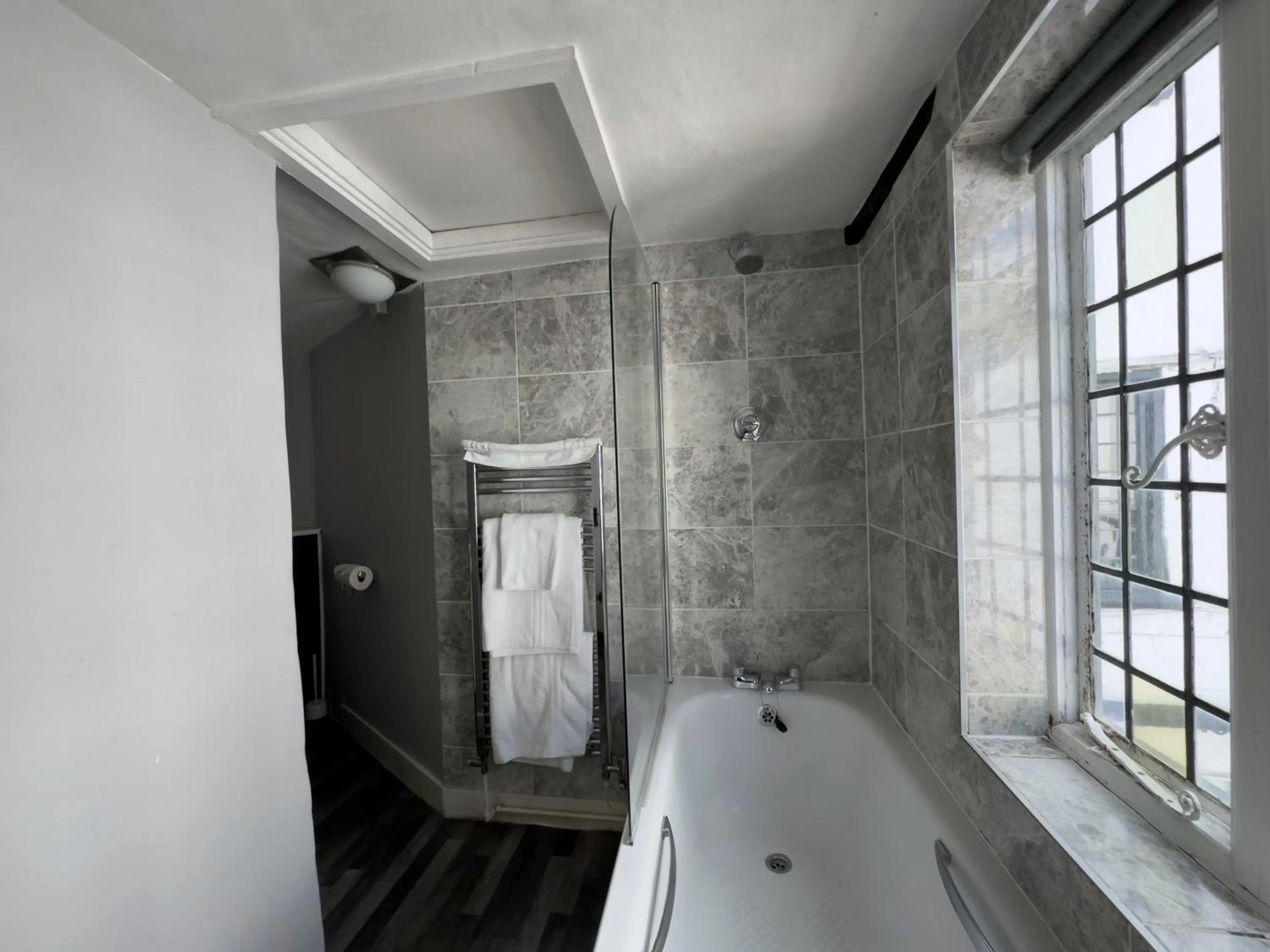 Bathroom in White Hart Hotel