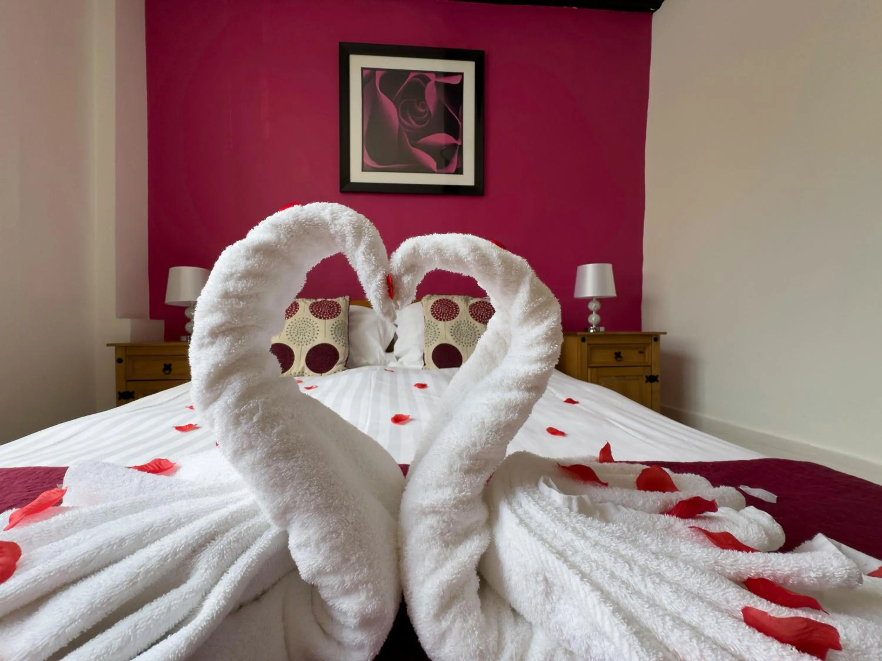 Bedroom, Bed in White Hart Hotel