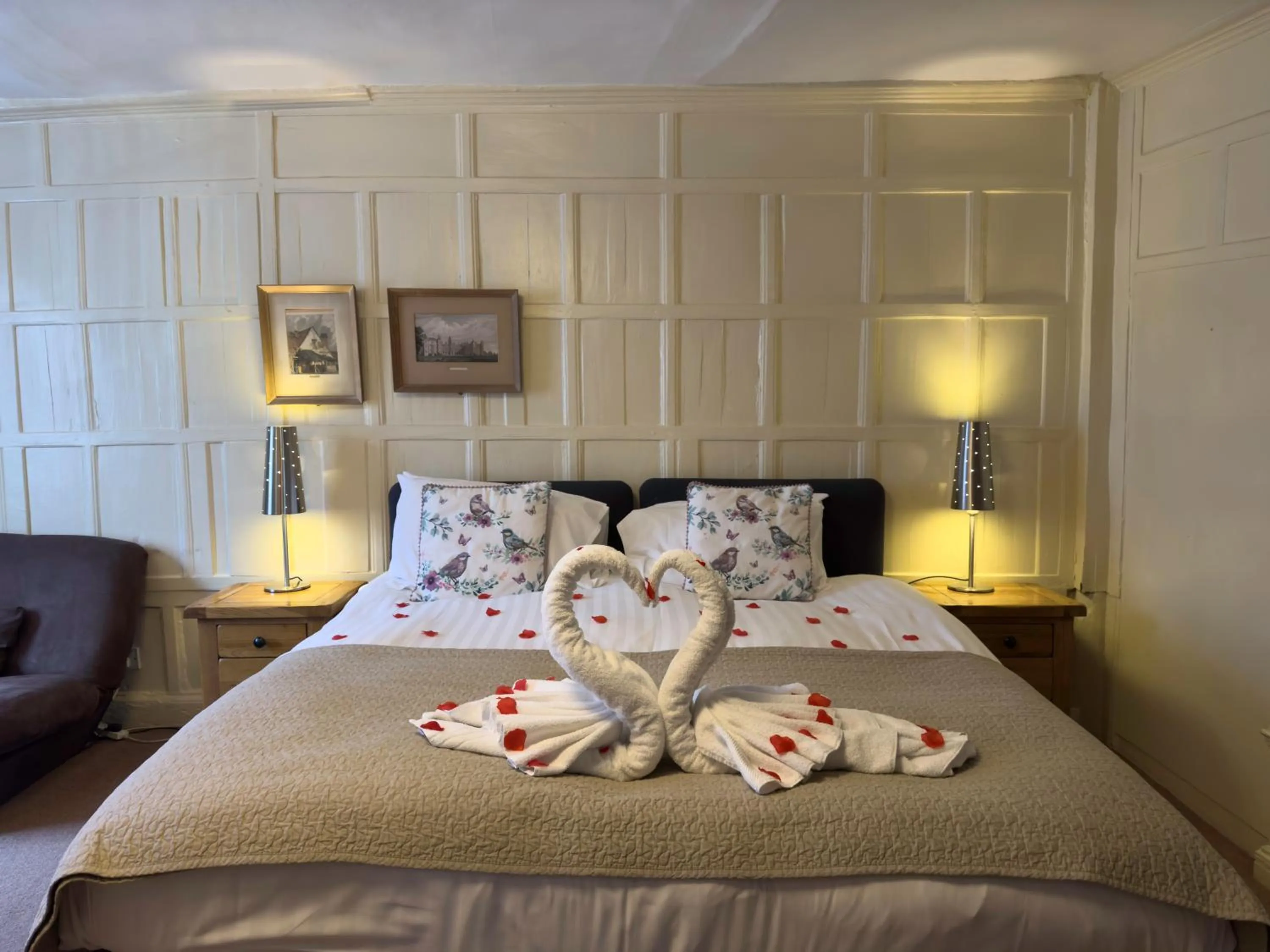 Bed in White Hart Hotel