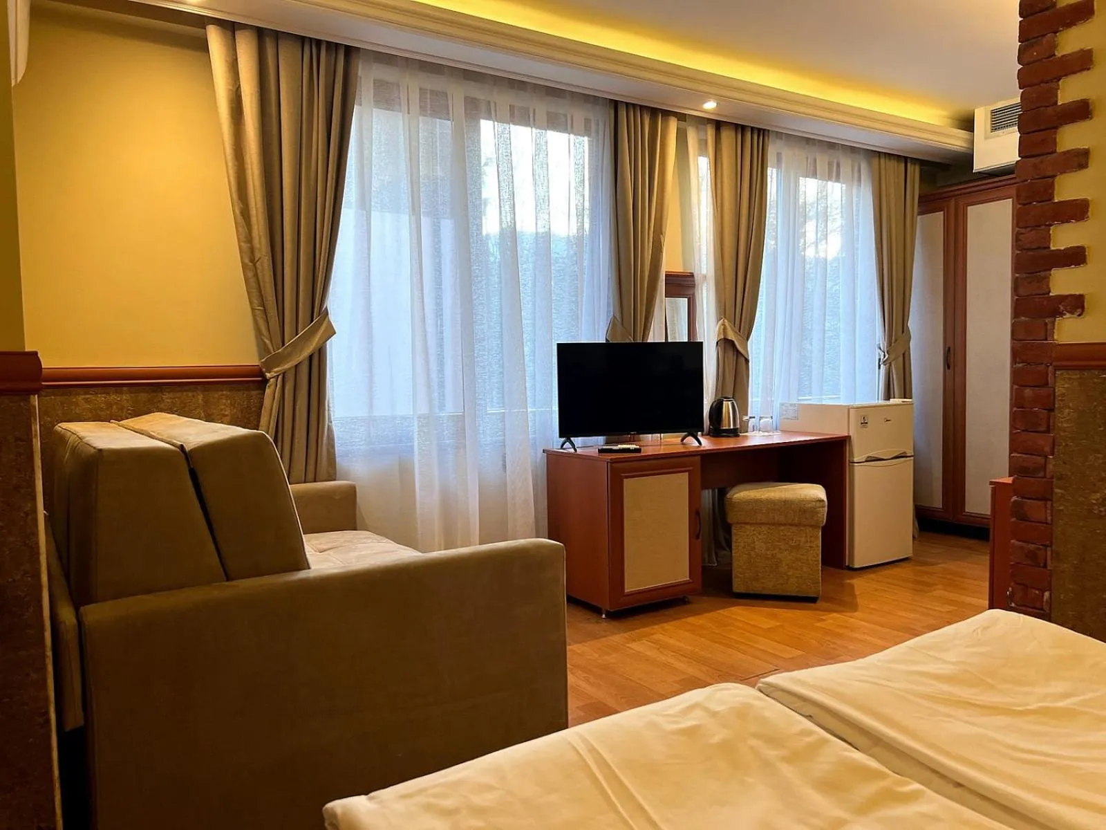 Bed in California Hotel