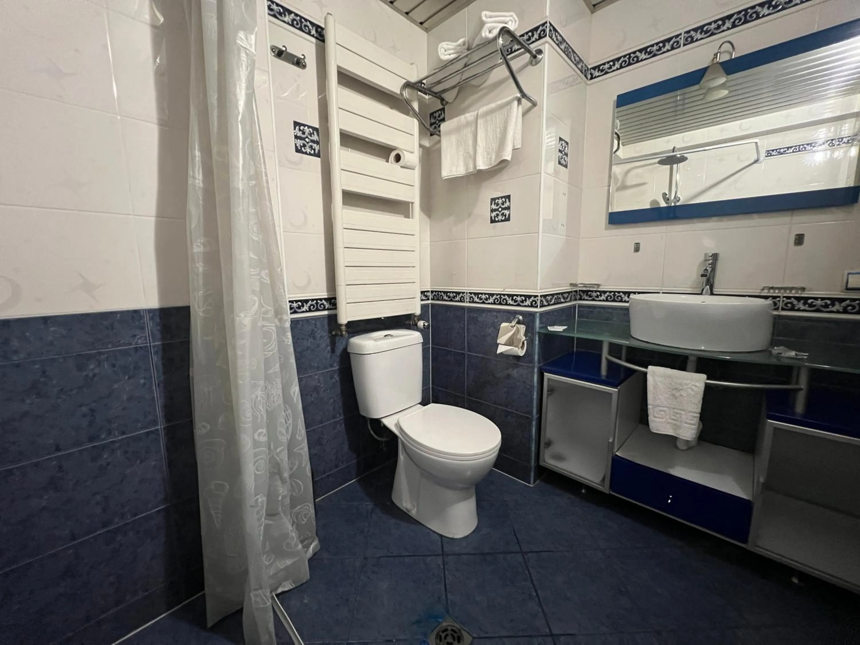 Bathroom in California Hotel