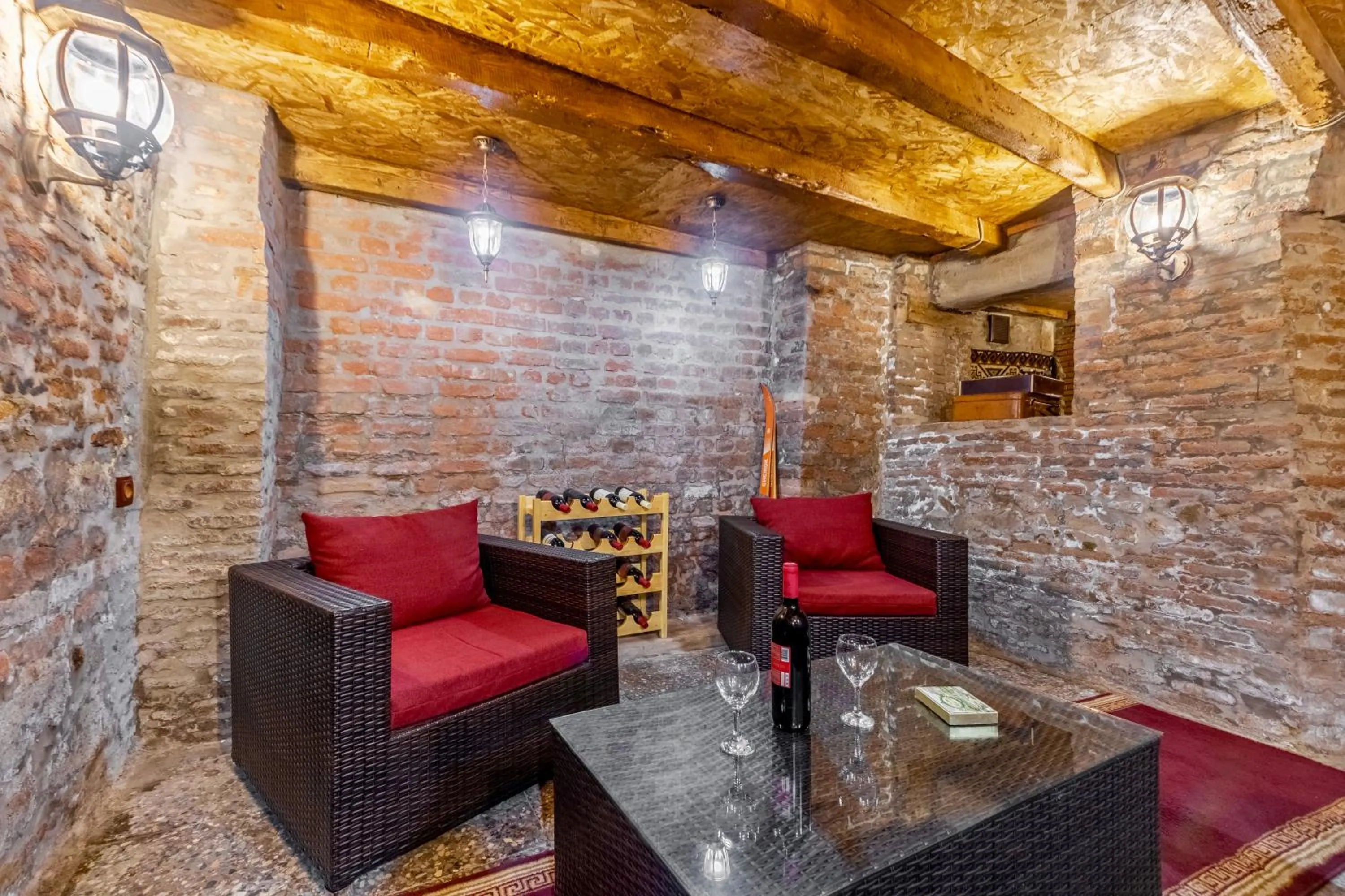 Lounge or bar in Q&B House