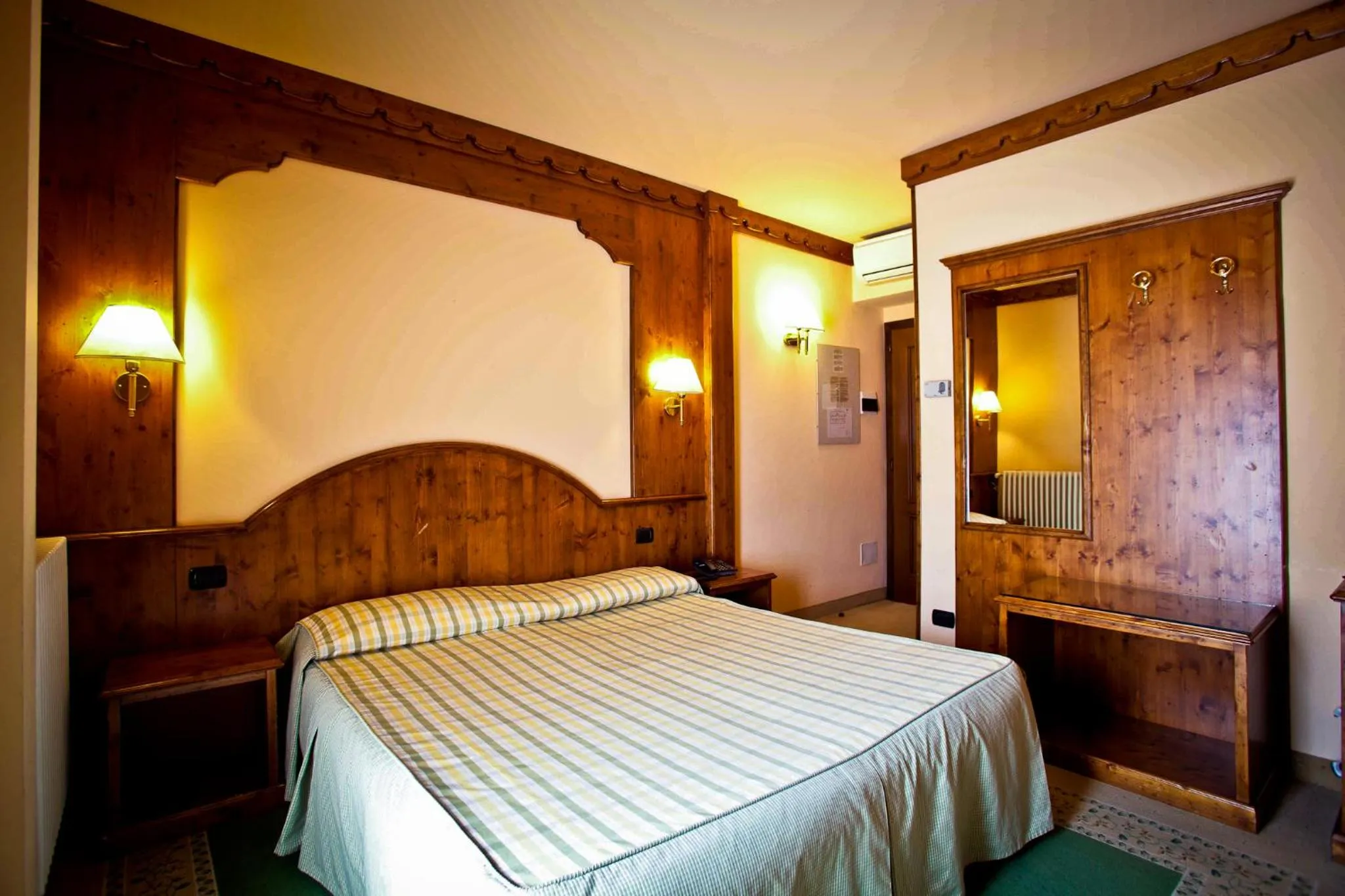 Photo of the whole room, Bed in Hotel Rendez Vous