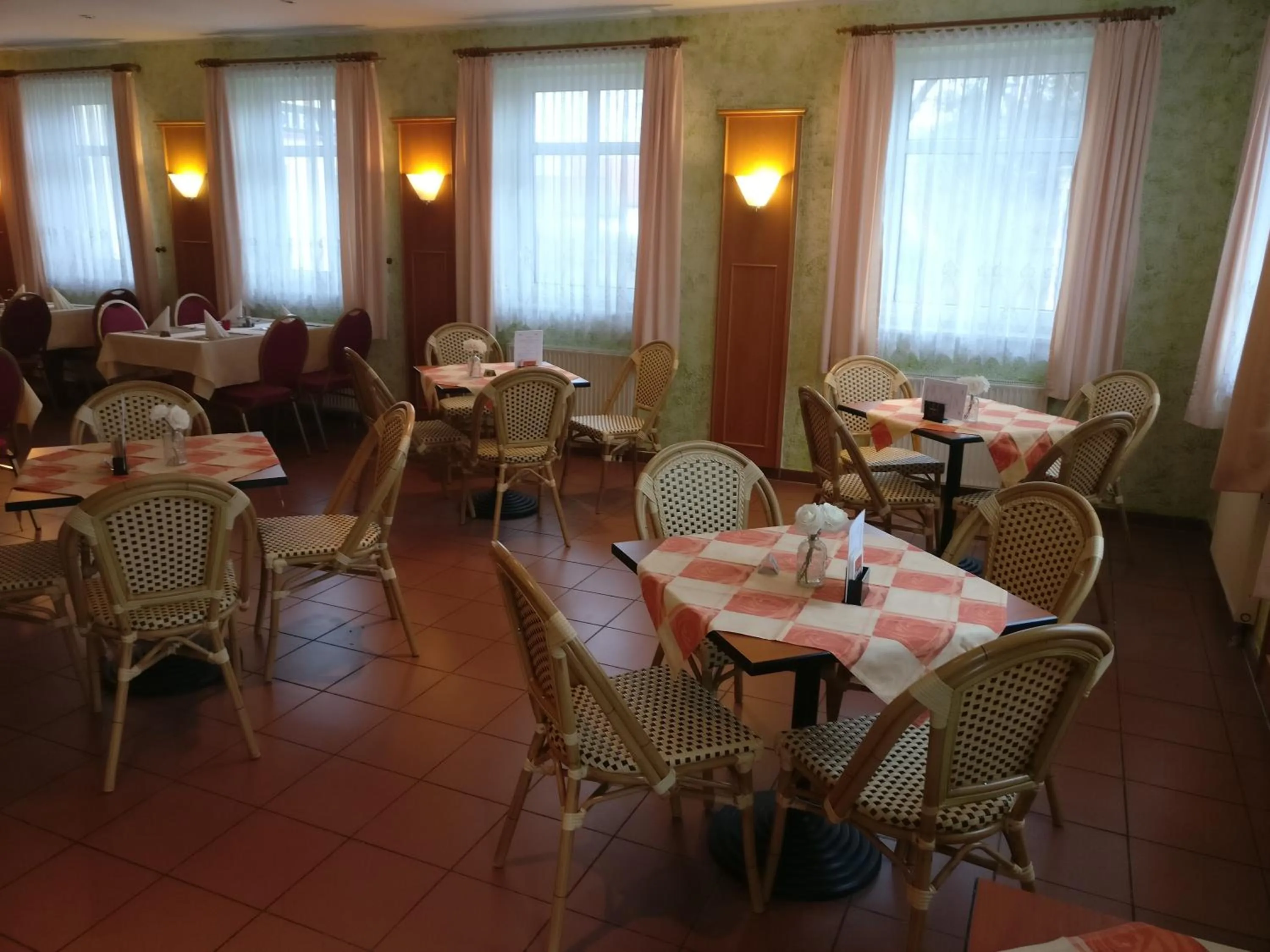 Restaurant/places to eat in Hotel & Restaurant am Rosenhügel