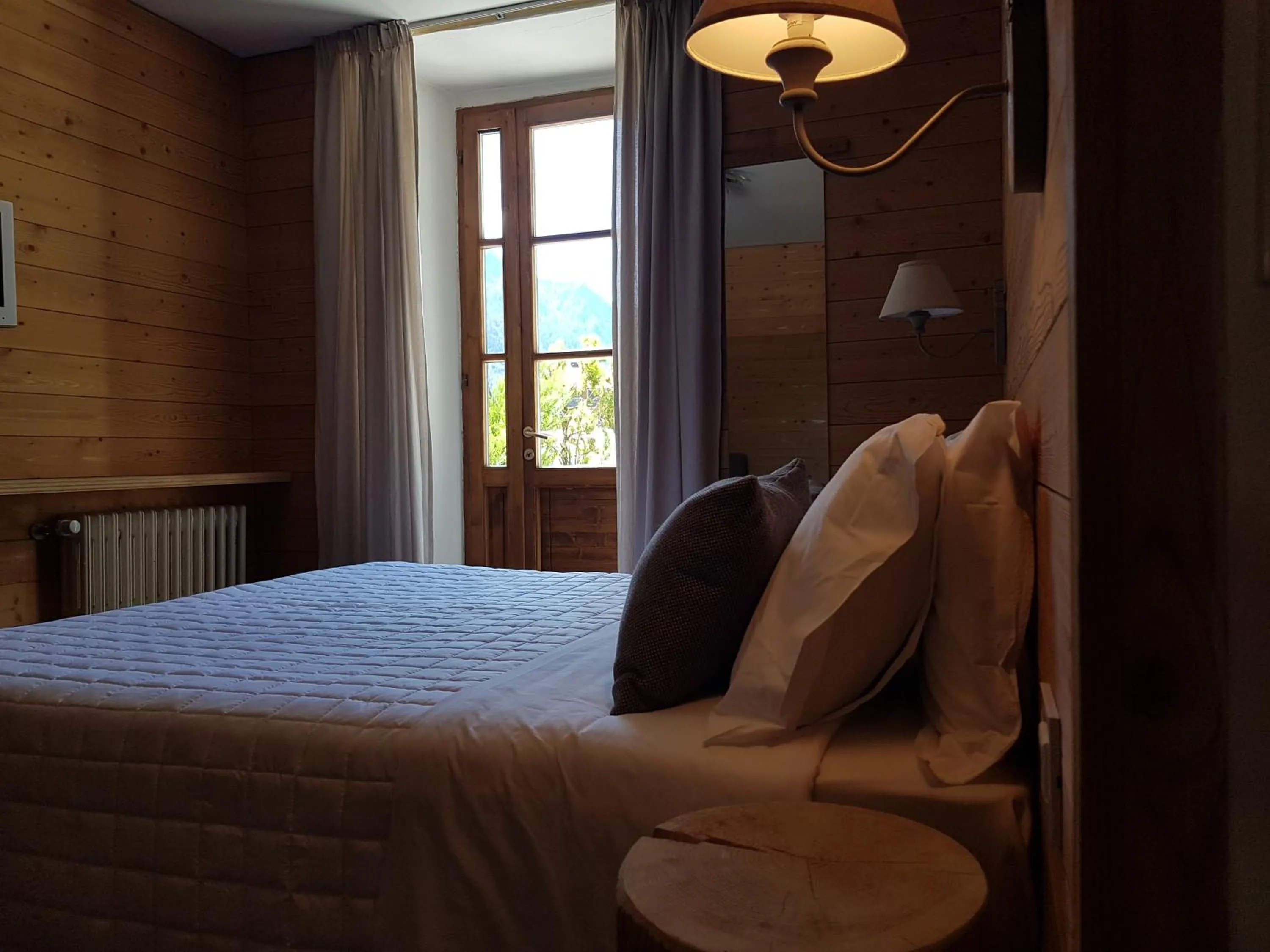 Decorative detail, Bed in Hotel Pedretti