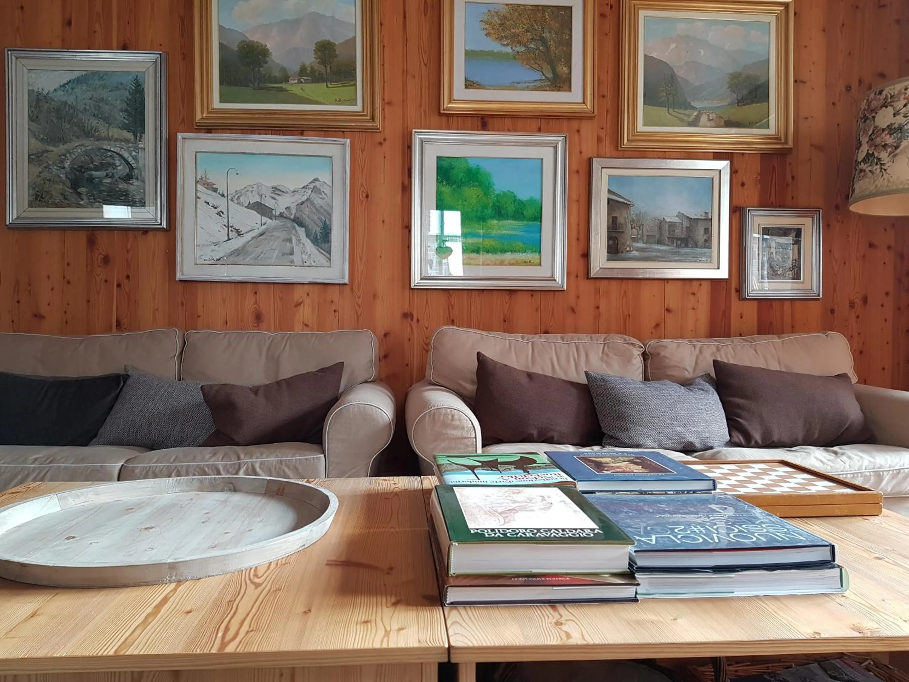 Communal lounge/ TV room in Hotel Pedretti