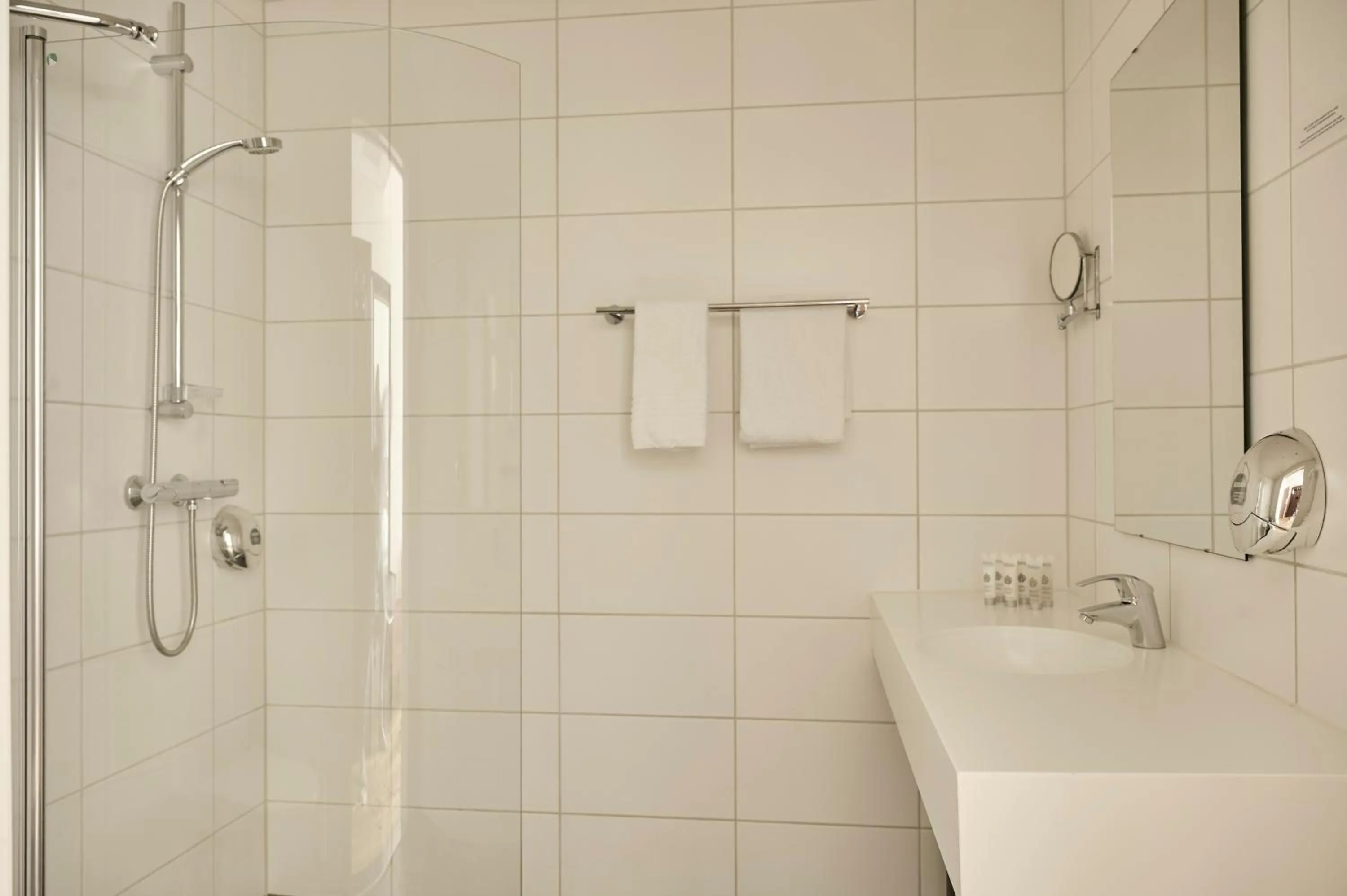 Shower in Sola Strand Hotel