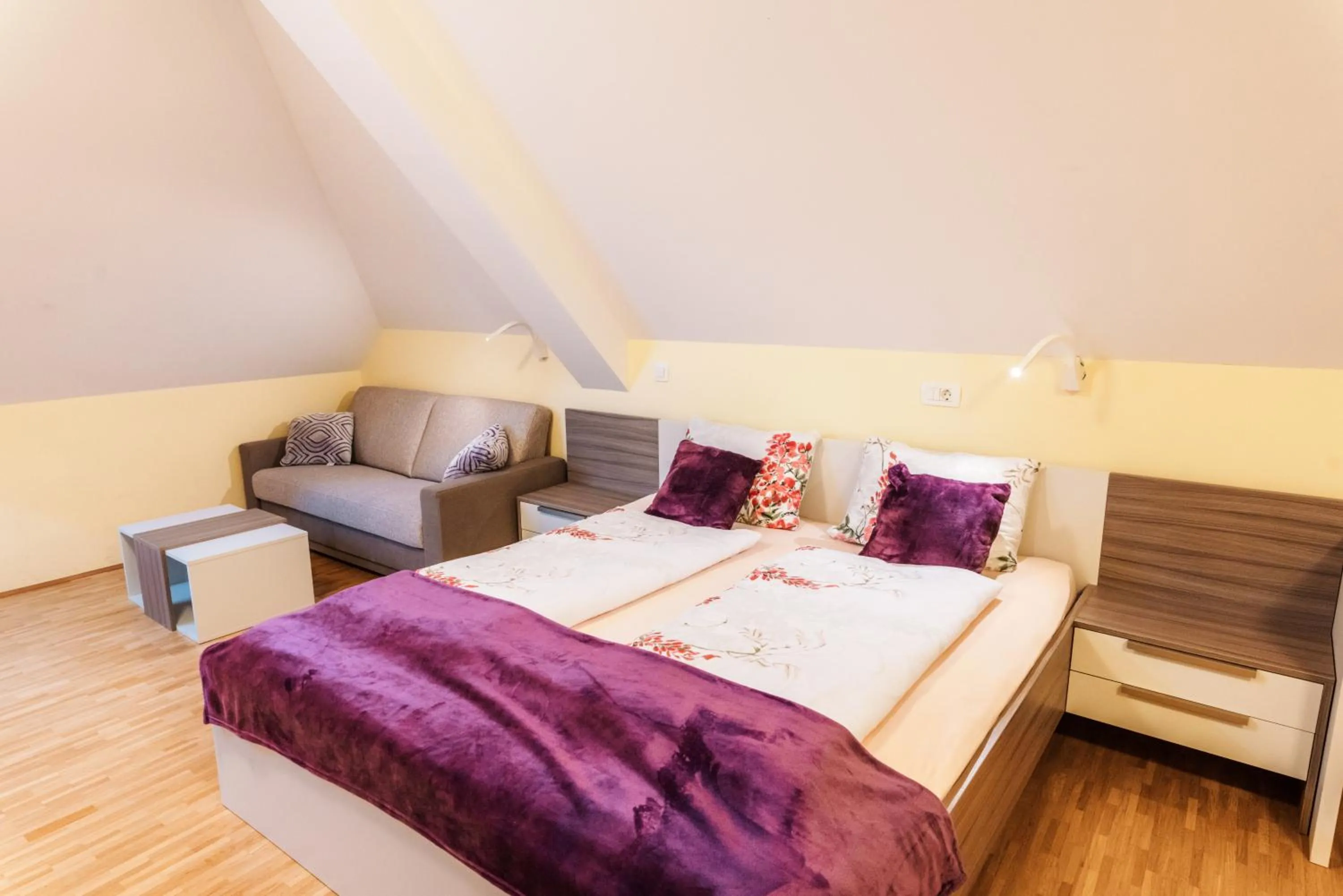 Photo of the whole room, Bed in Dvorec Trebnik - SOBE