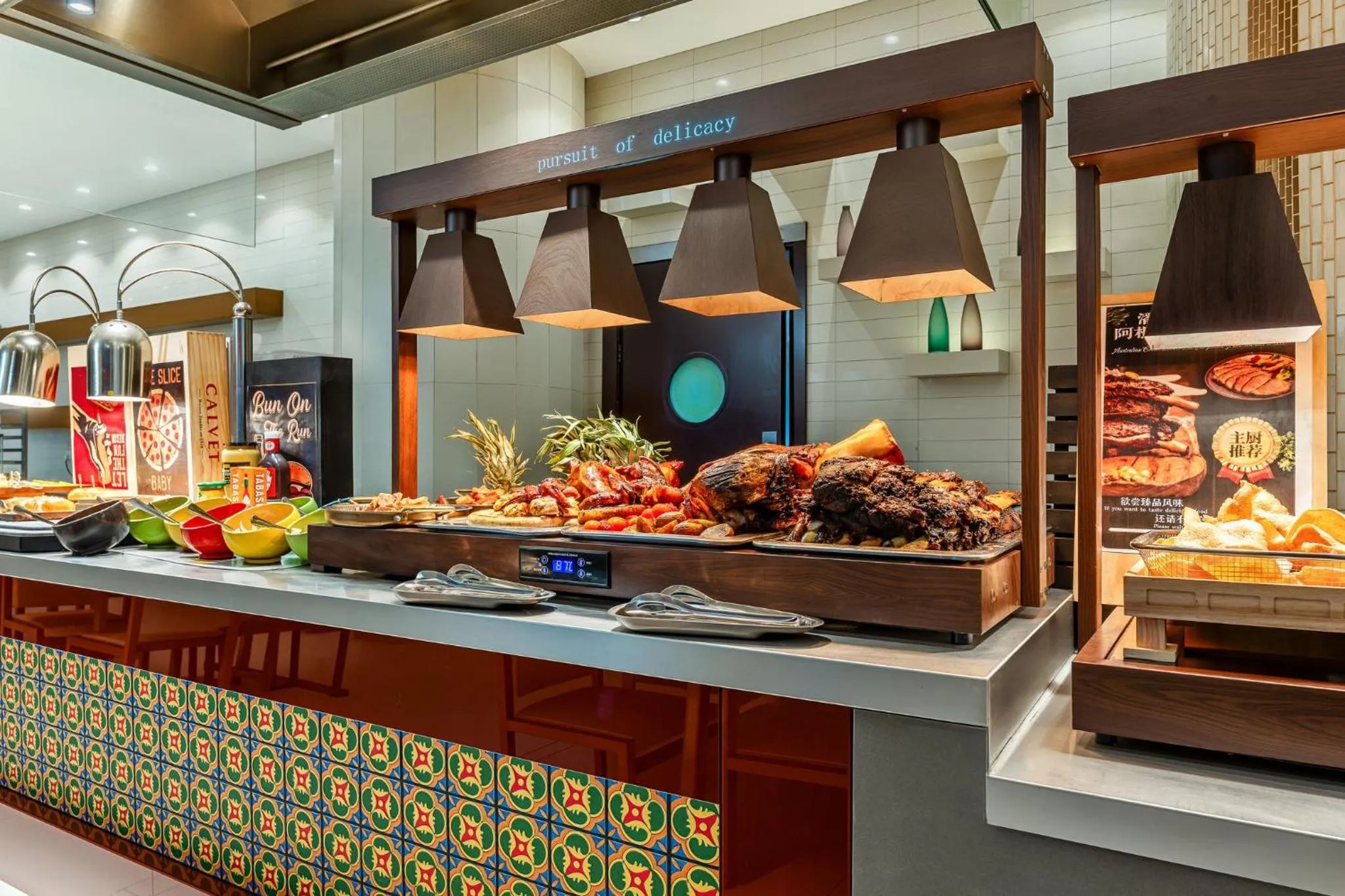 Restaurant/places to eat in Holiday Inn Shanghai Pudong Kangqiao by IHG