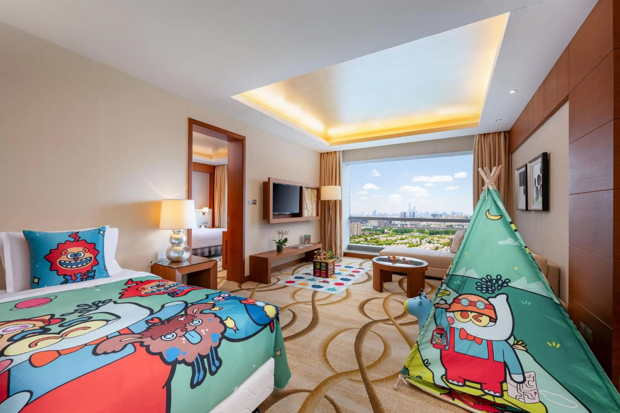 Photo of the whole room, Bed in Holiday Inn Shanghai Pudong Kangqiao by IHG