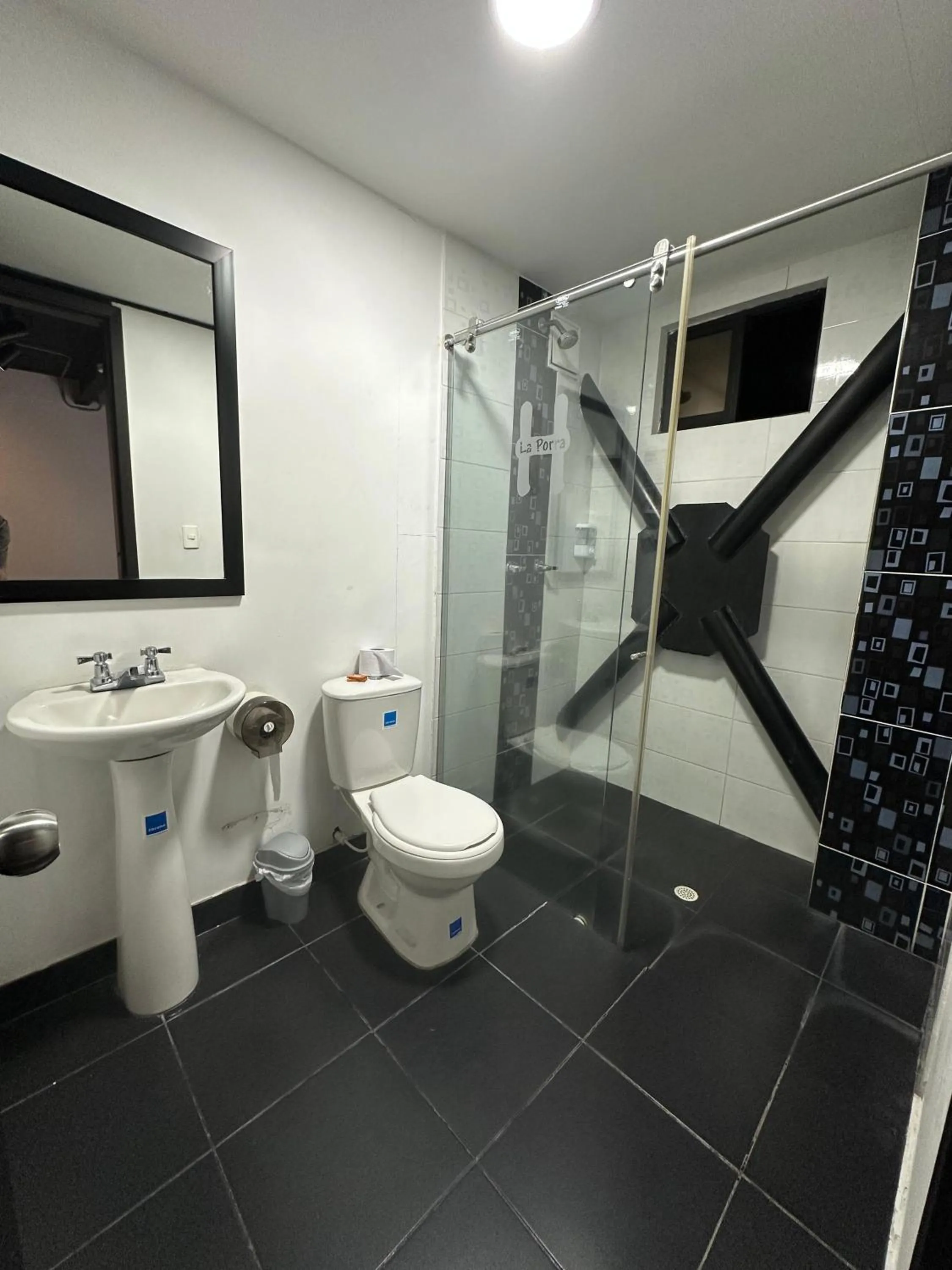 Shower in HOTEl LA PORRA