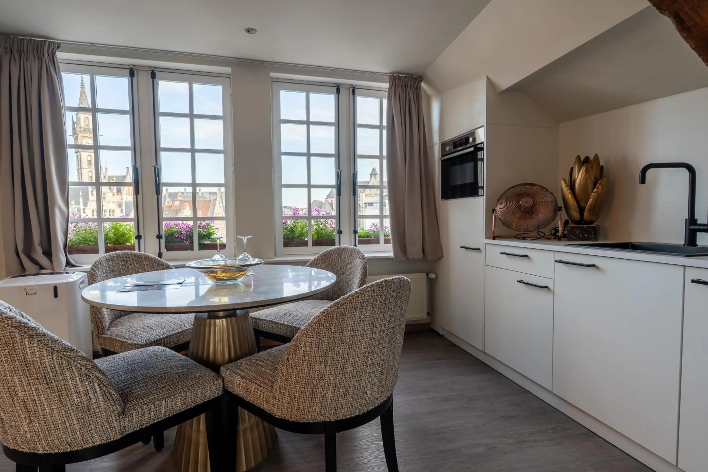 Living room in Rooms With A View