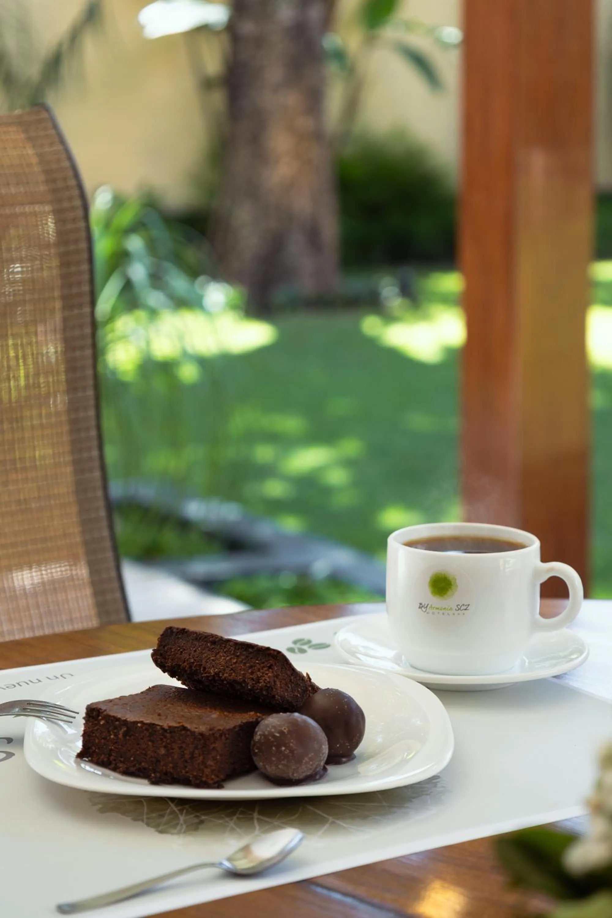 Restaurant/places to eat in Hotel By Armonía Santa Cruz