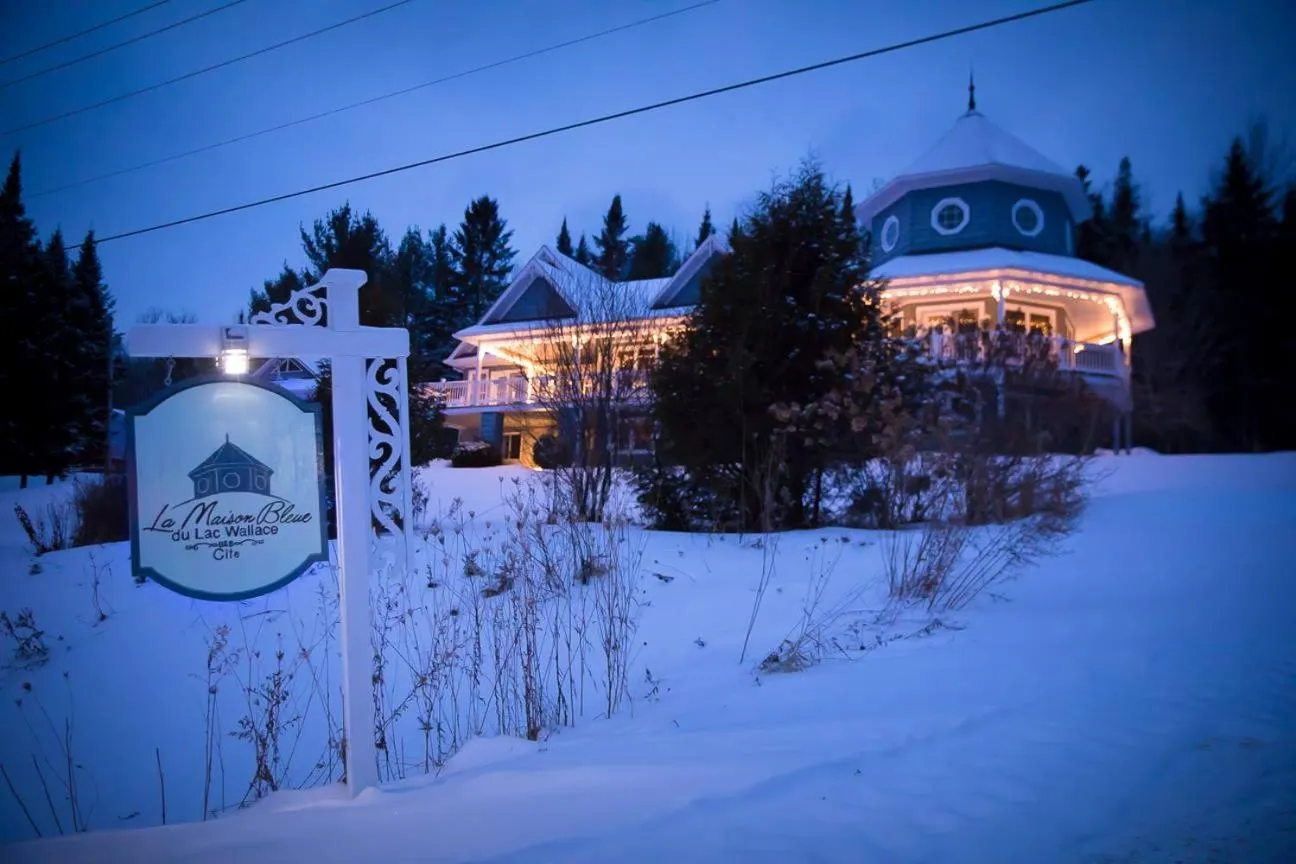 La Maison Bleue du Lac Wallace