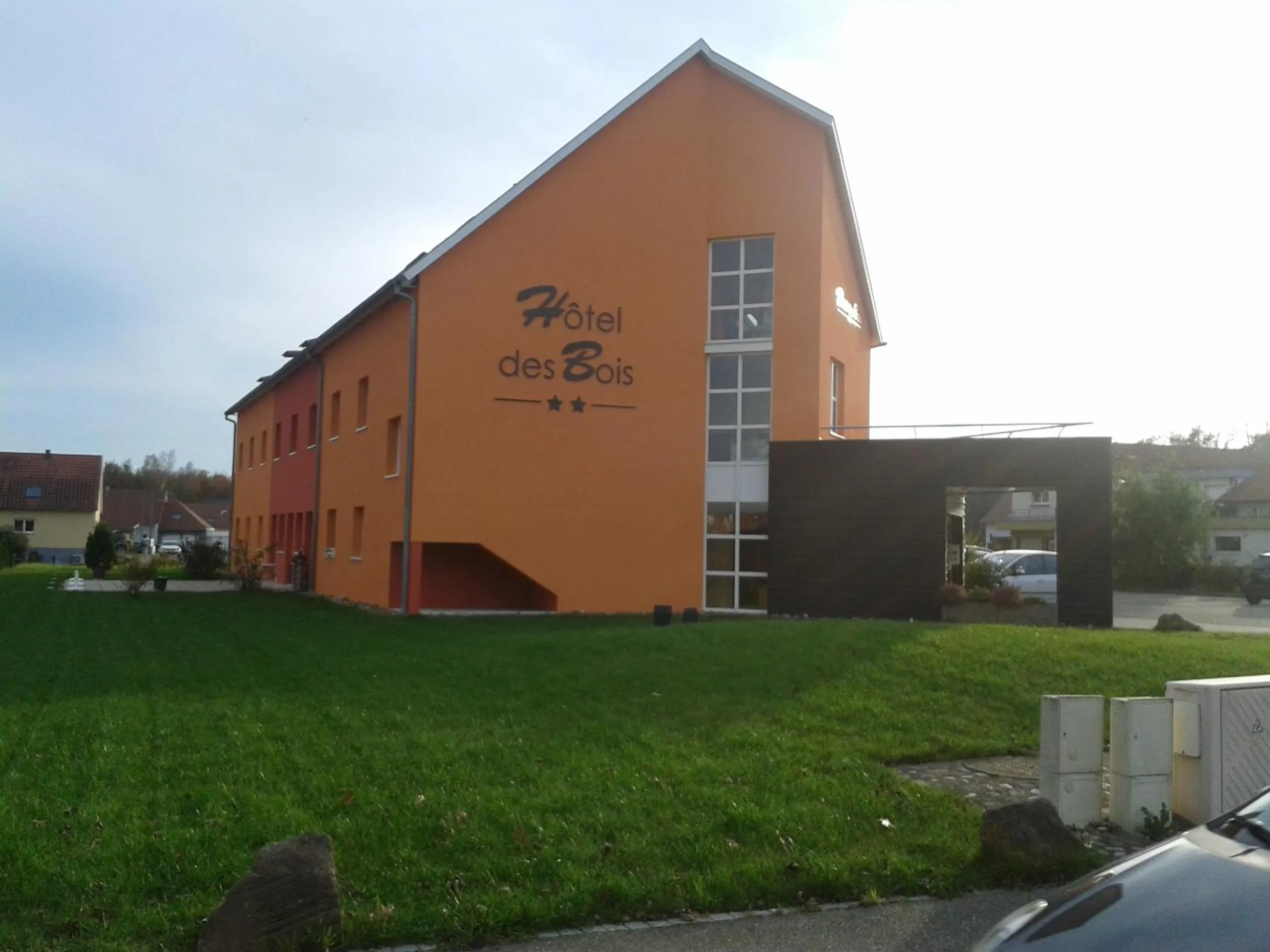 Facade/entrance in Hôtel Des Bois