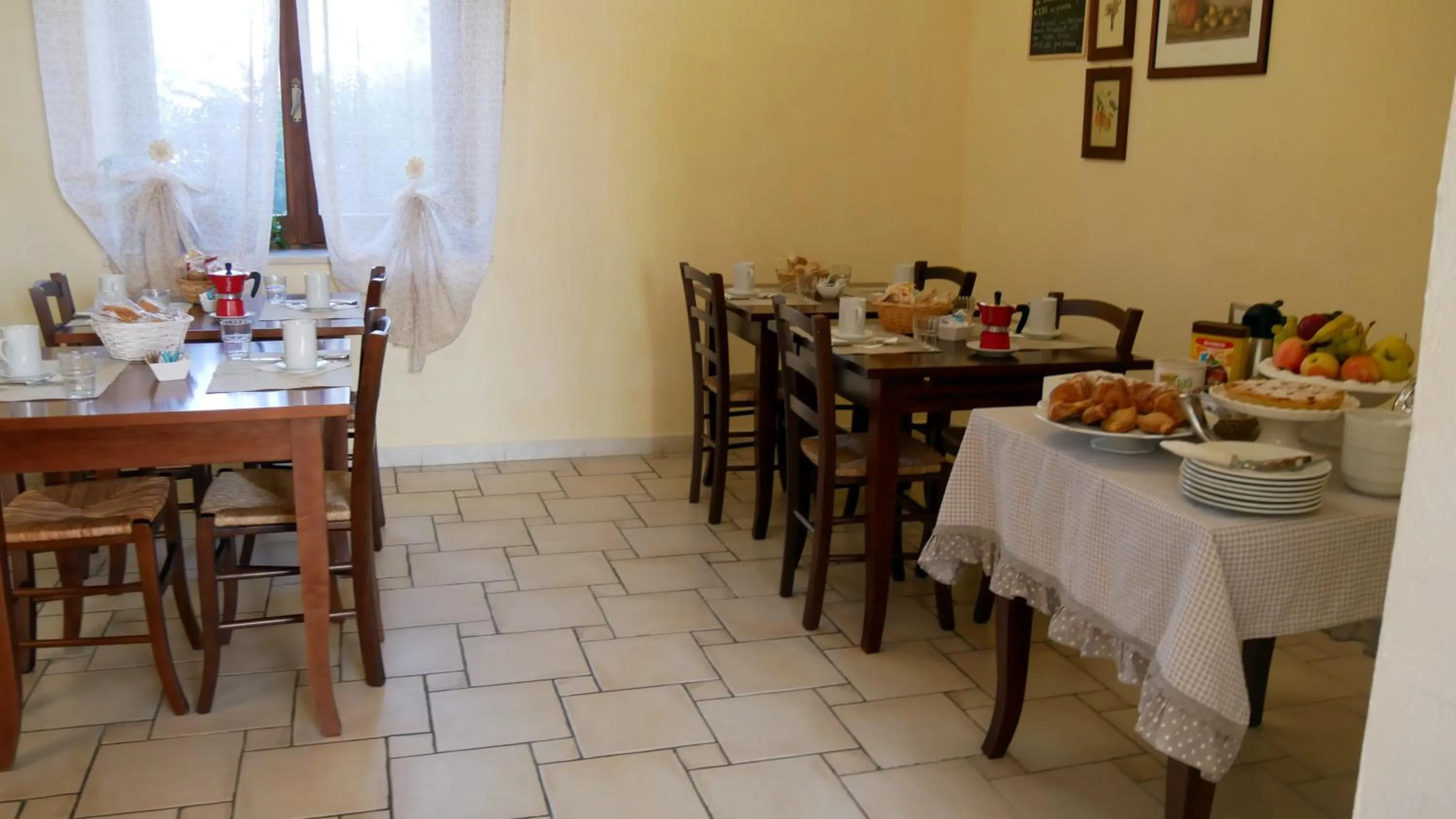 Buffet breakfast in B&B Del Viale