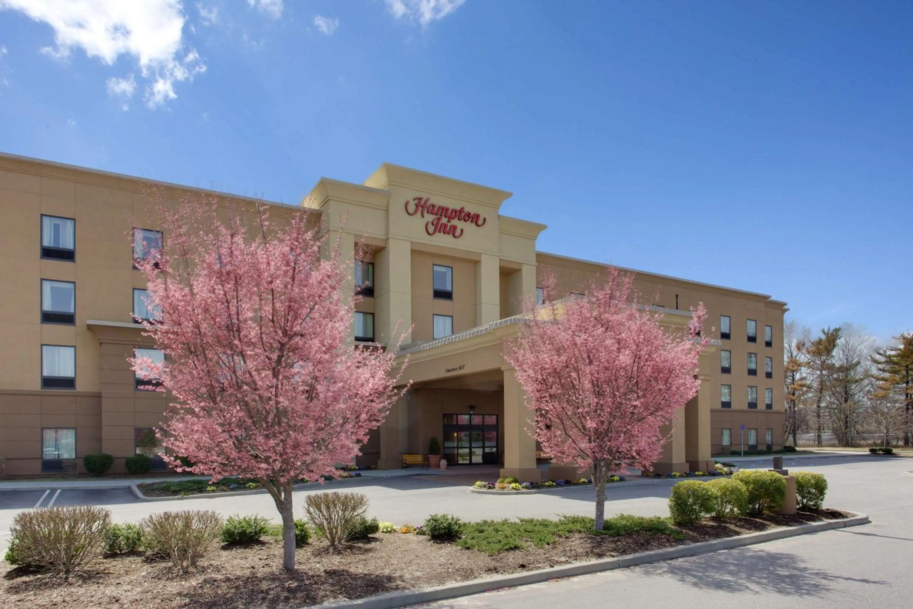 Property building in Hampton Inn by Hilton Garden City Long Island
