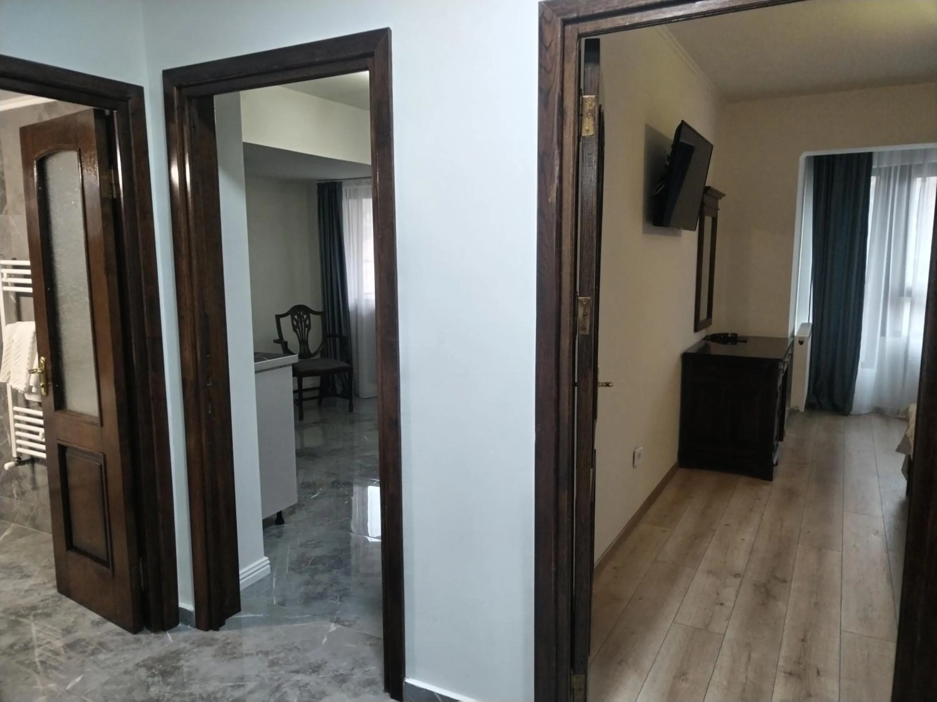 Photo of the whole room in Hotel Majestic