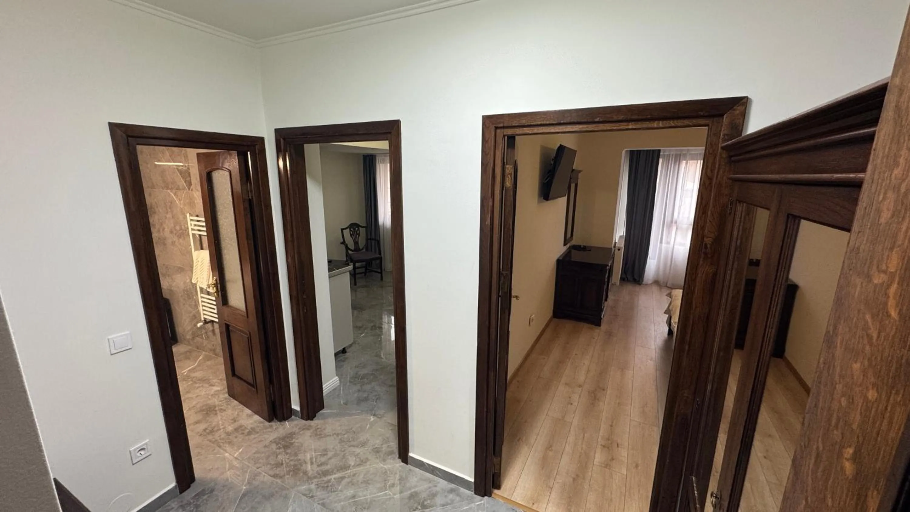 Photo of the whole room in Hotel Majestic City Center