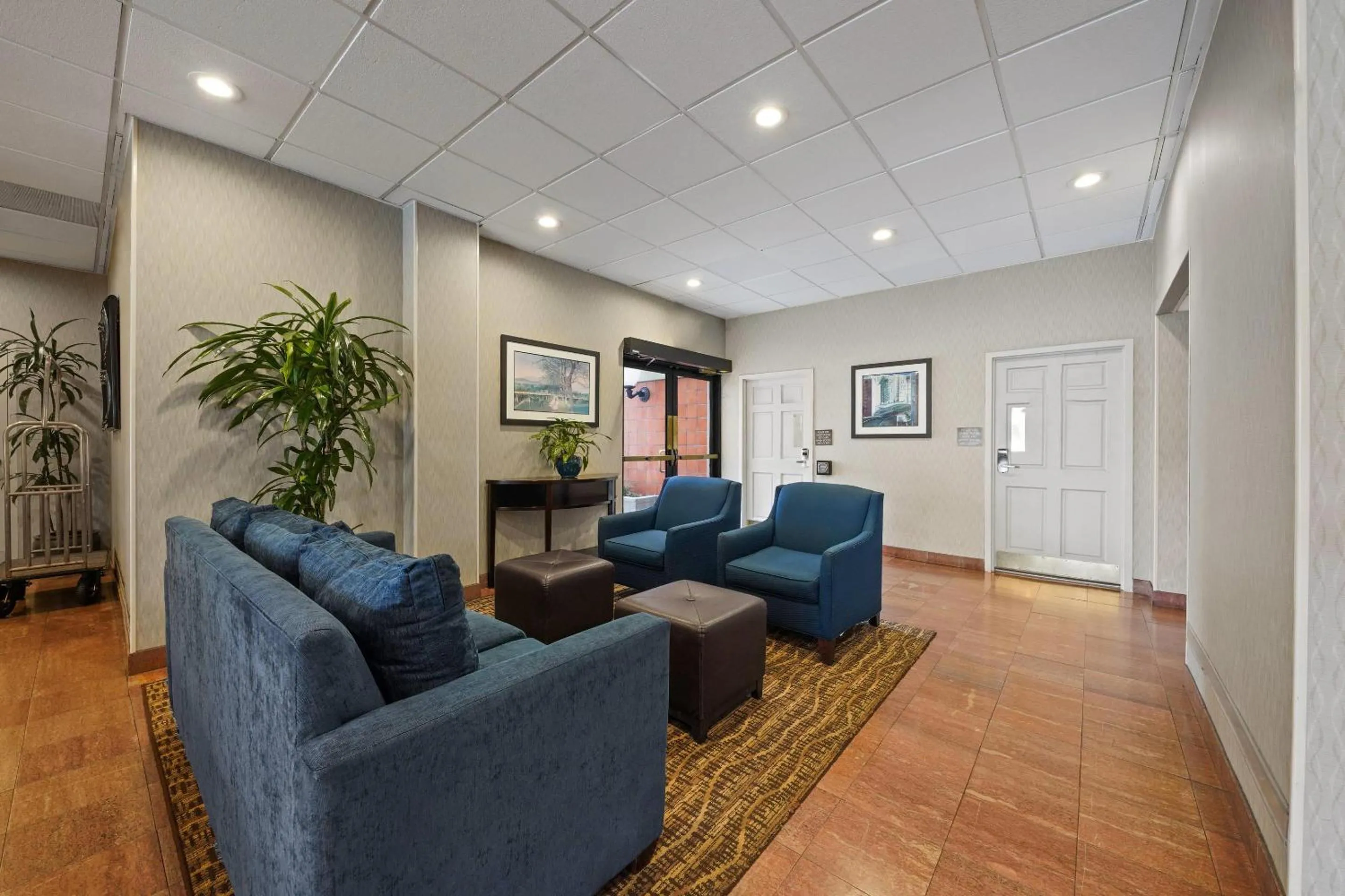 Lobby or reception in Comfort Inn By the Bay