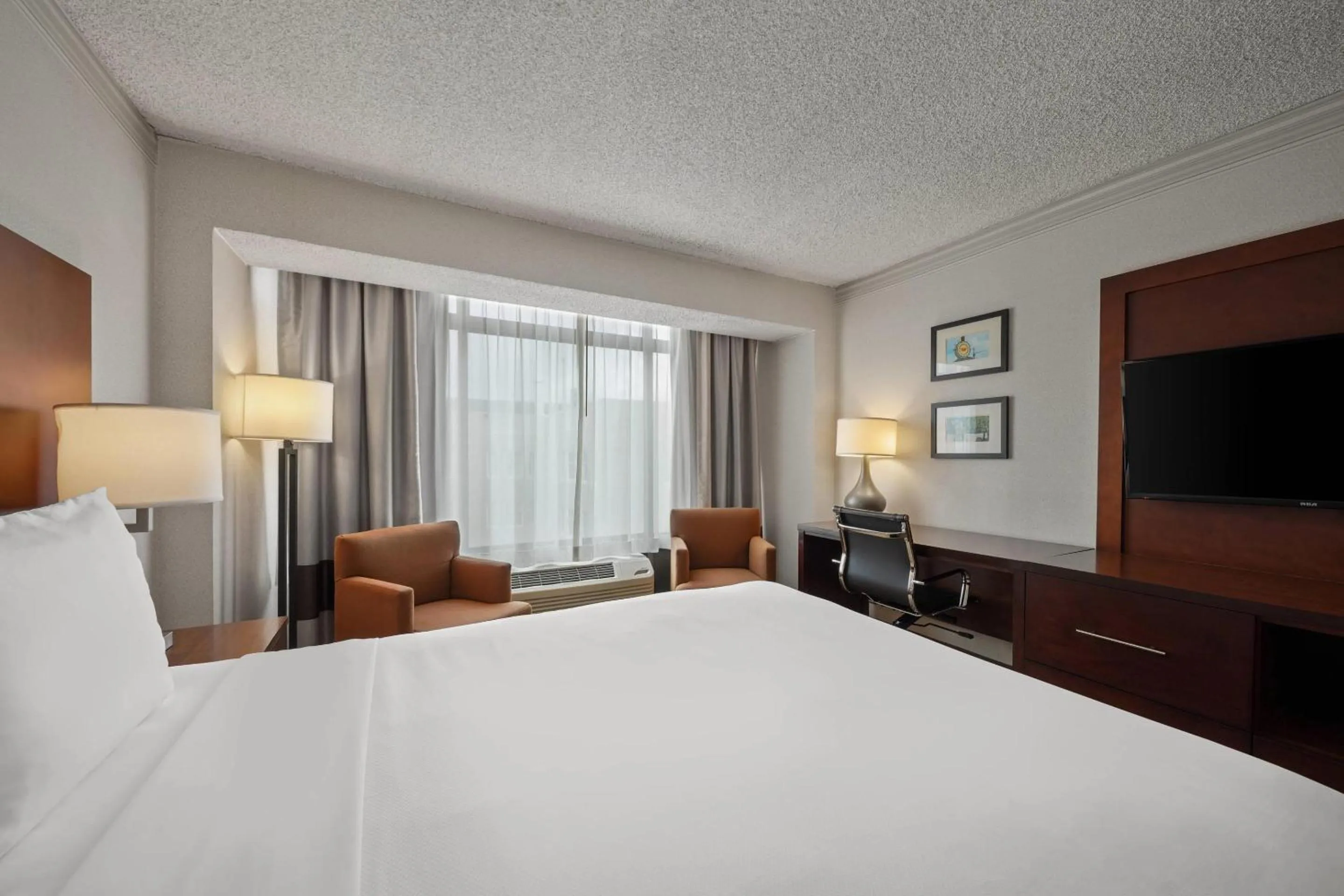 Bedroom, Bed in Comfort Inn By the Bay