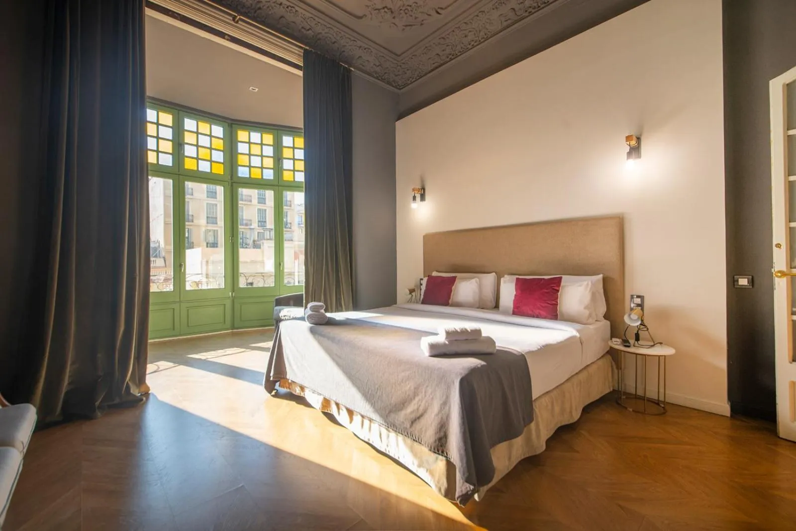 Bedroom, Bed in You Stylish City Center Apartments