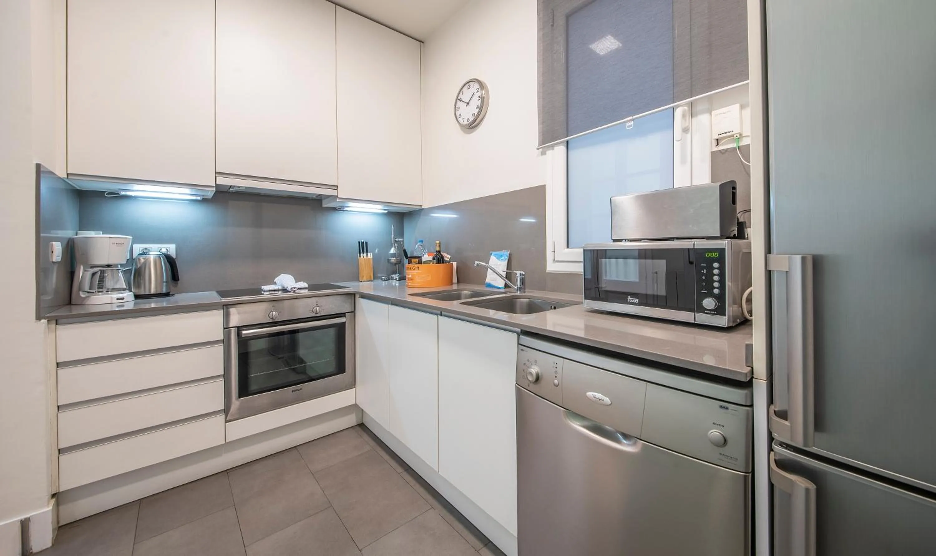 Kitchen or kitchenette in You Stylish City Center Apartments