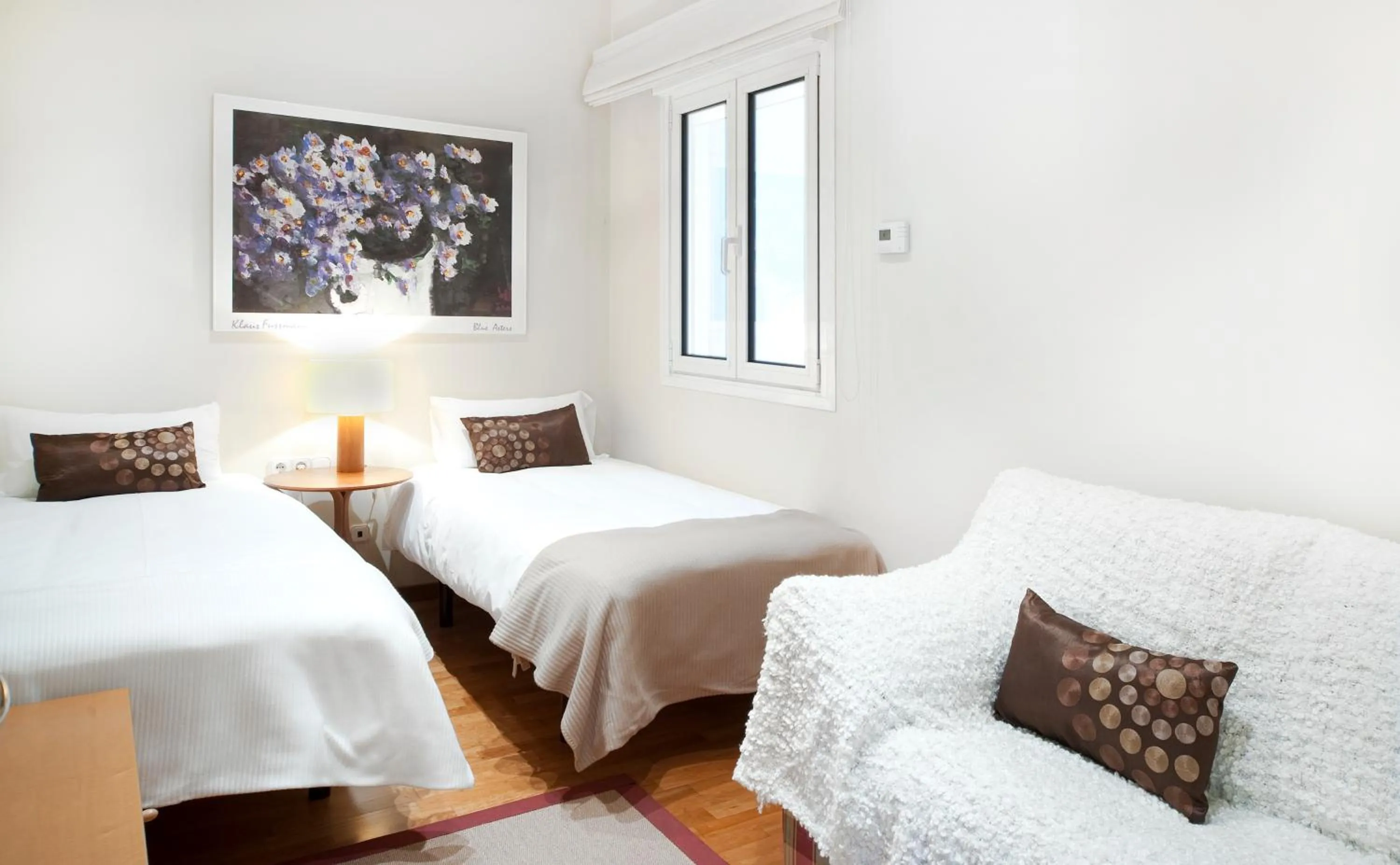 Bedroom, Bed in You Stylish City Center Apartments