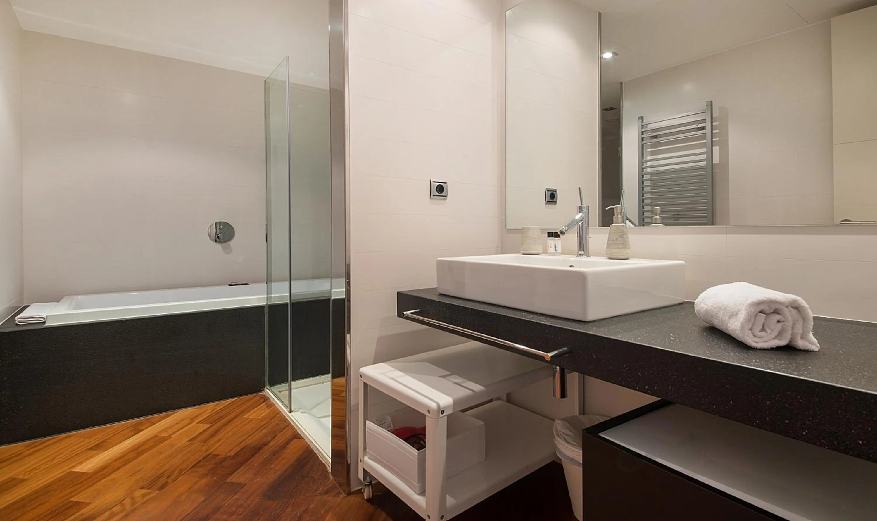 Bathroom in You Stylish City Center Apartments