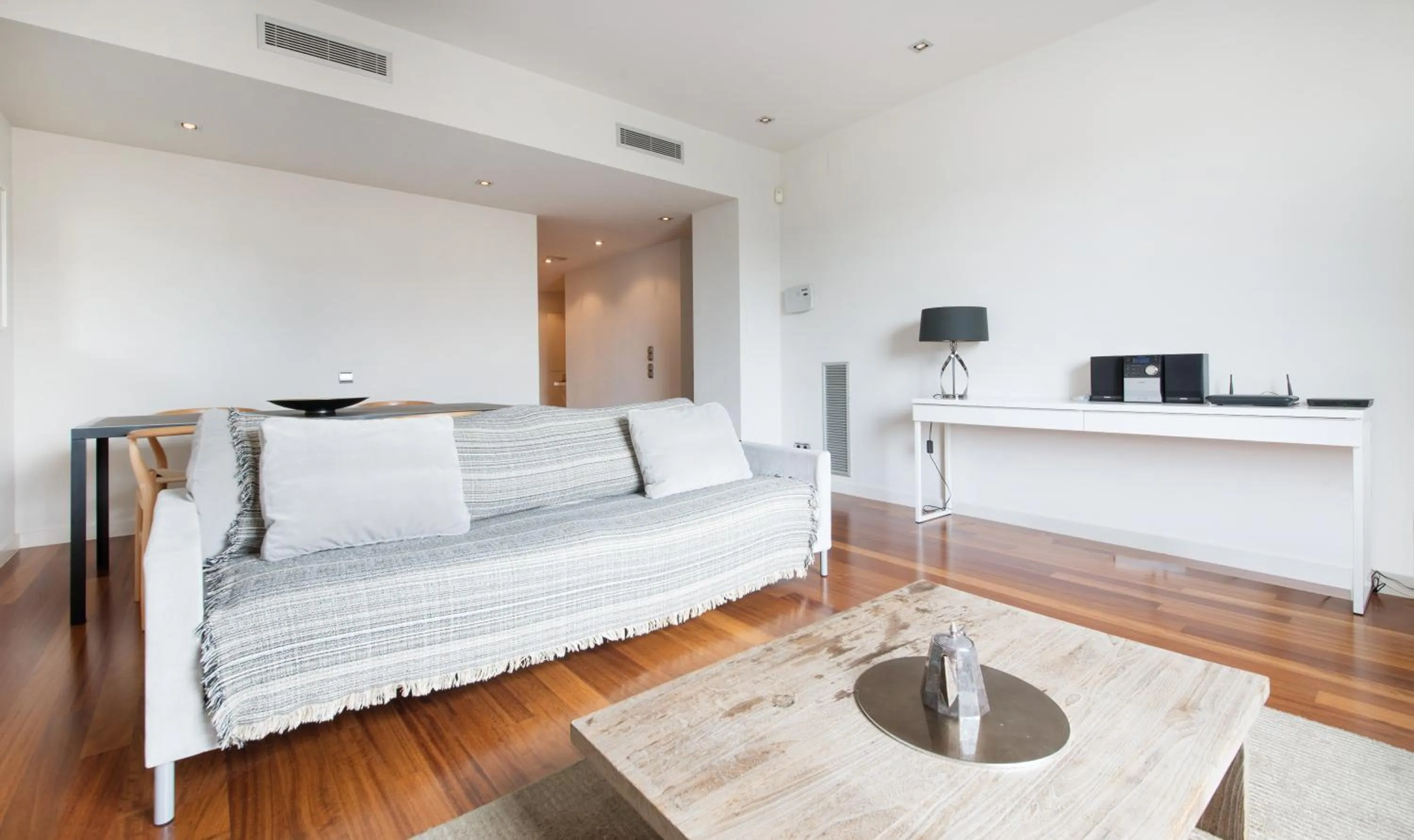 Living room, Bed in You Stylish City Center Apartments