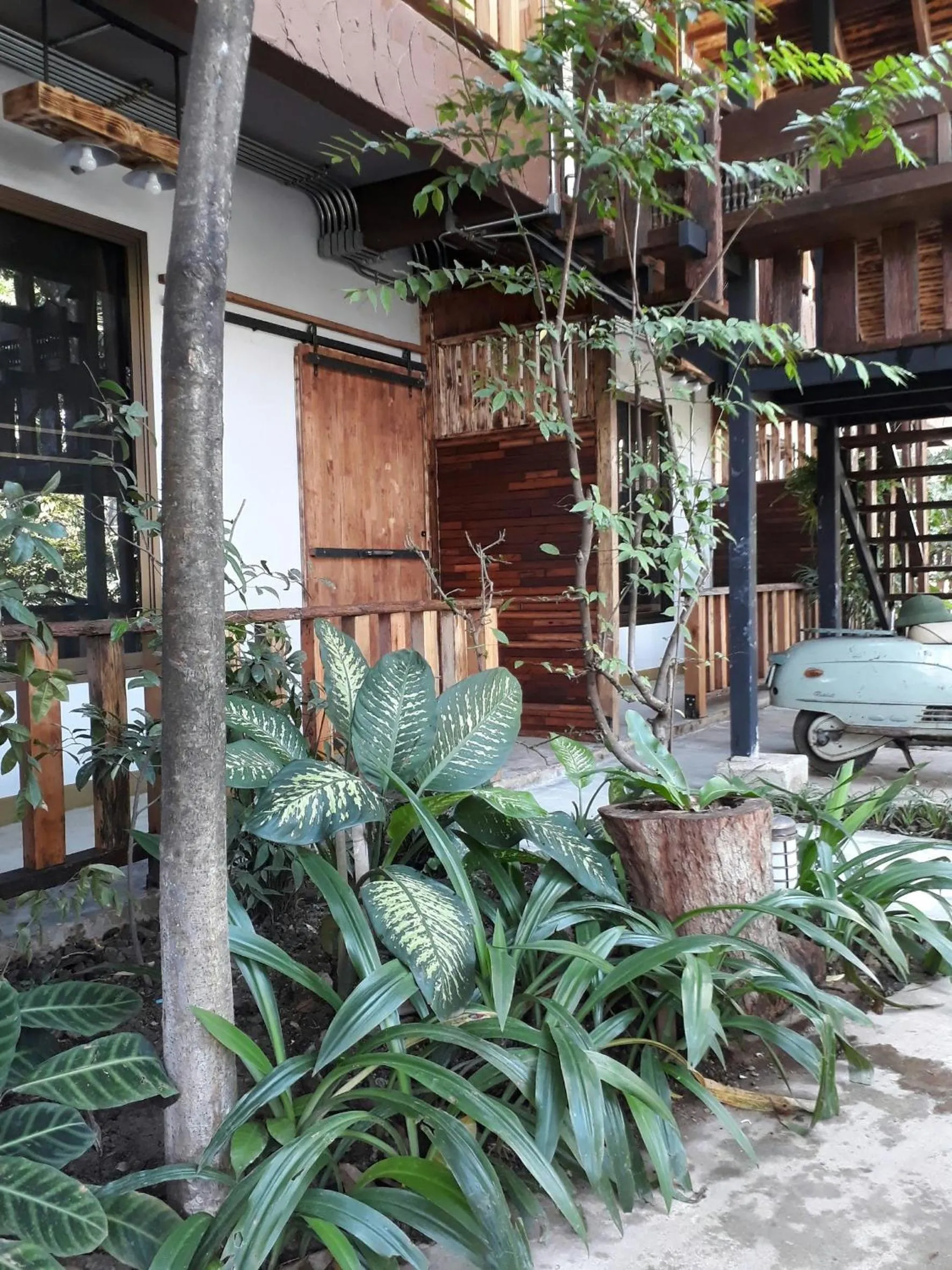 Property building in Oldy De Garden