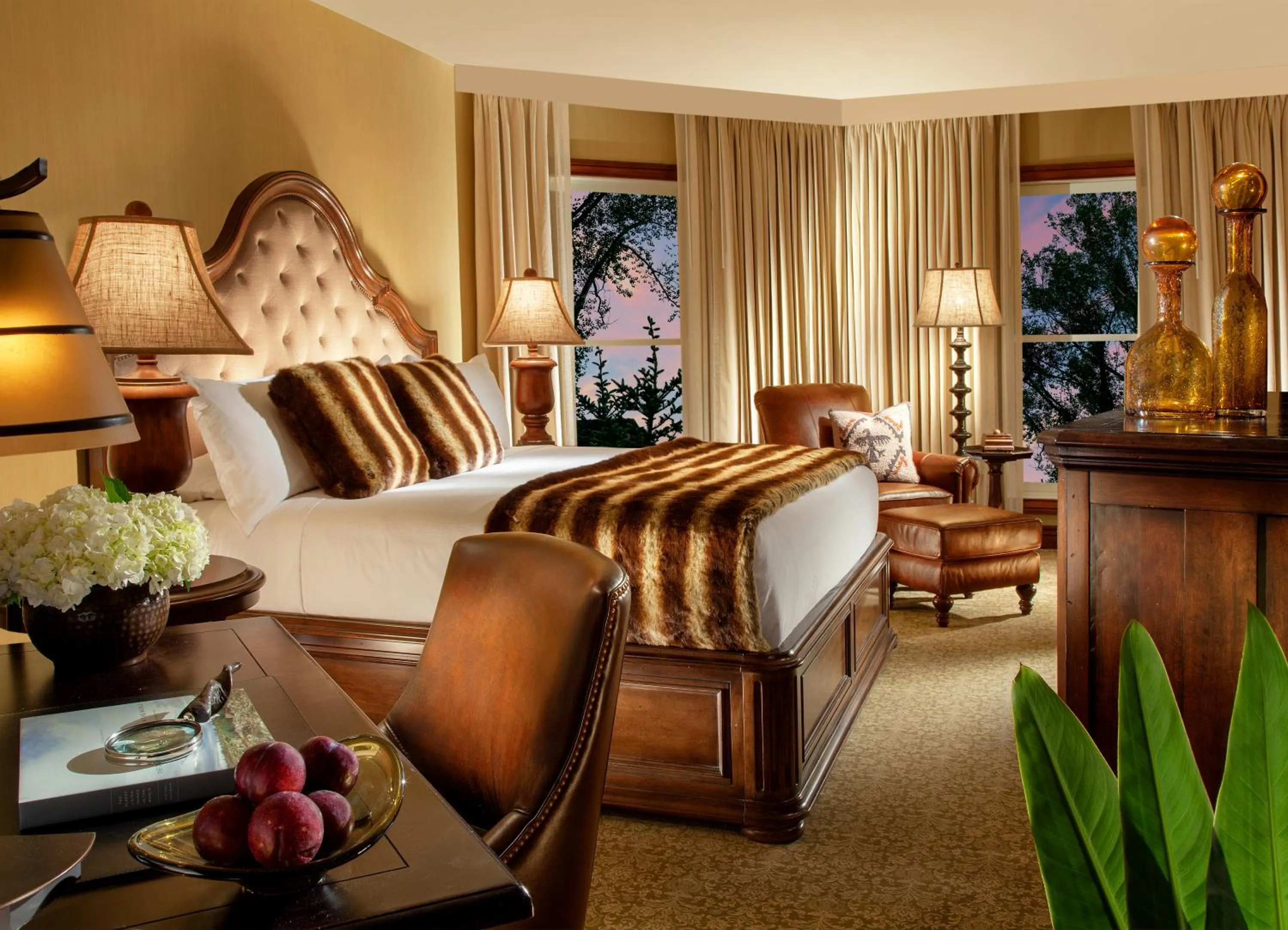 Bedroom in Rustic Inn Creekside