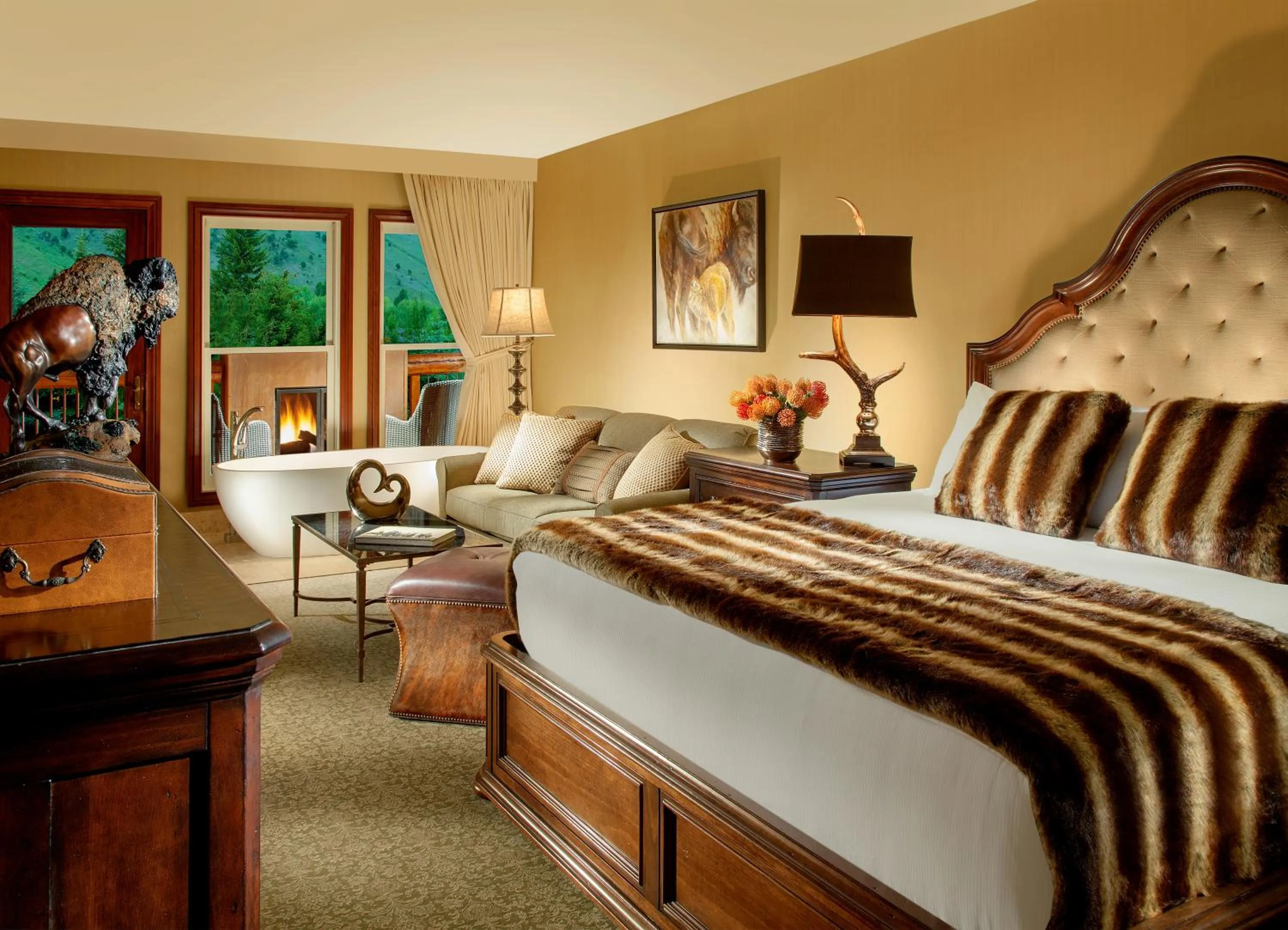 Balcony/Terrace, Bed in Rustic Inn Creekside