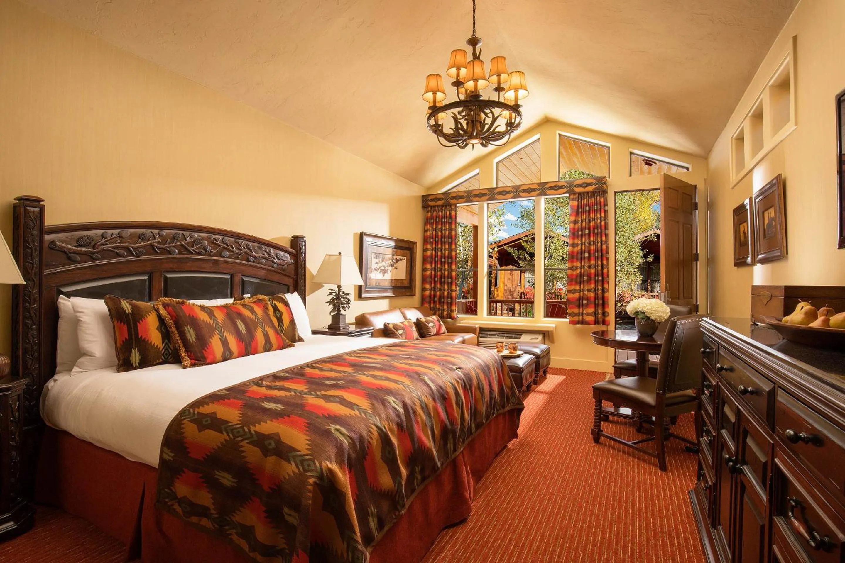 Bed in Rustic Inn Creekside