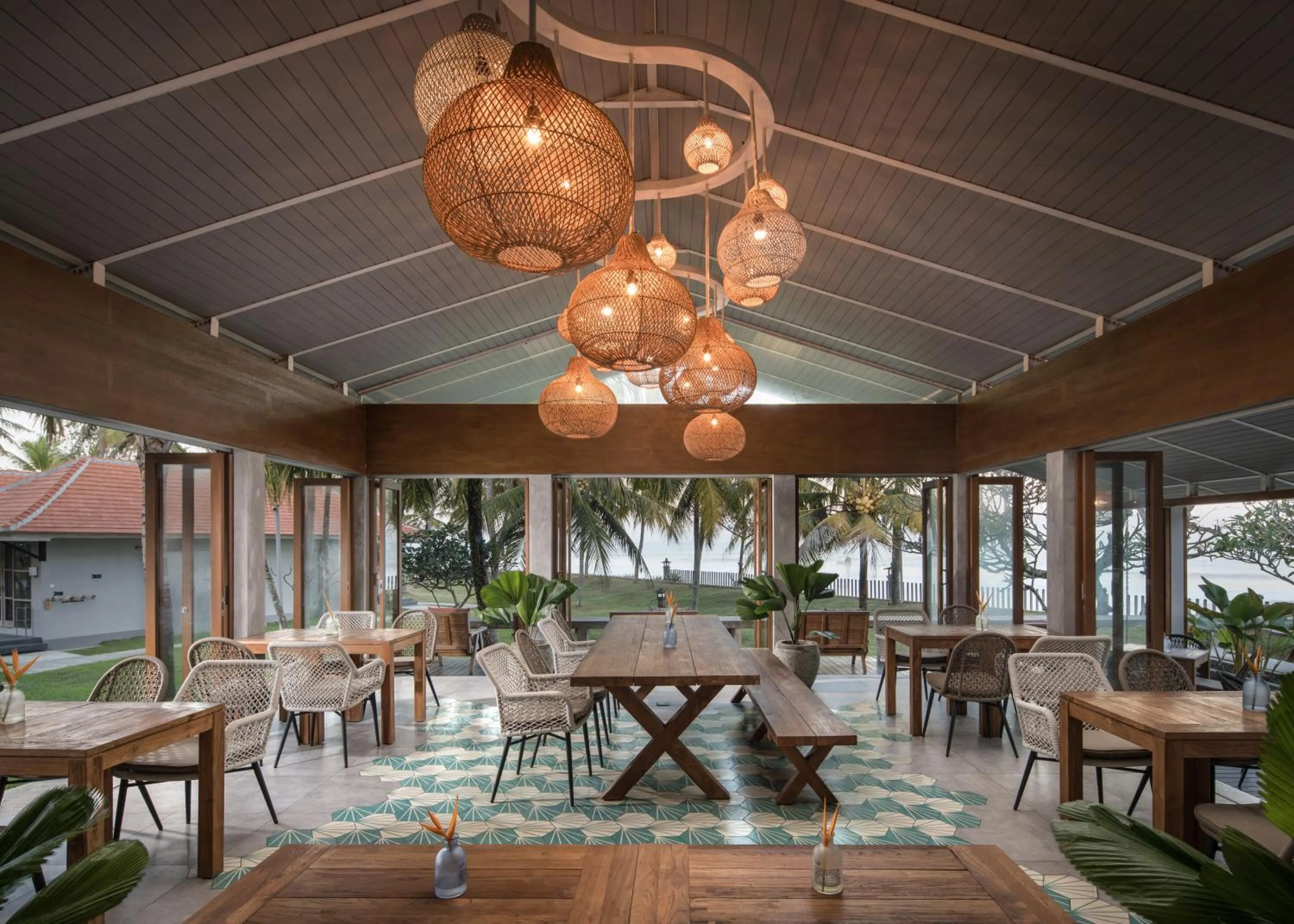 Restaurant/places to eat in Umadewi Surf & Retreat