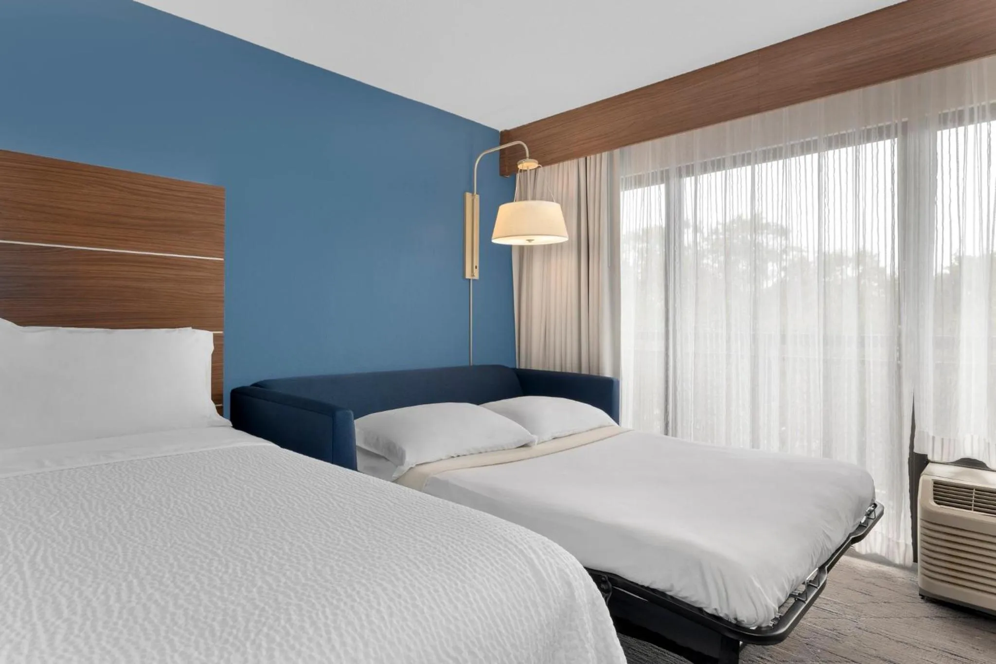 Photo of the whole room, Bed in Holiday Inn Express Hilton Head Island by IHG