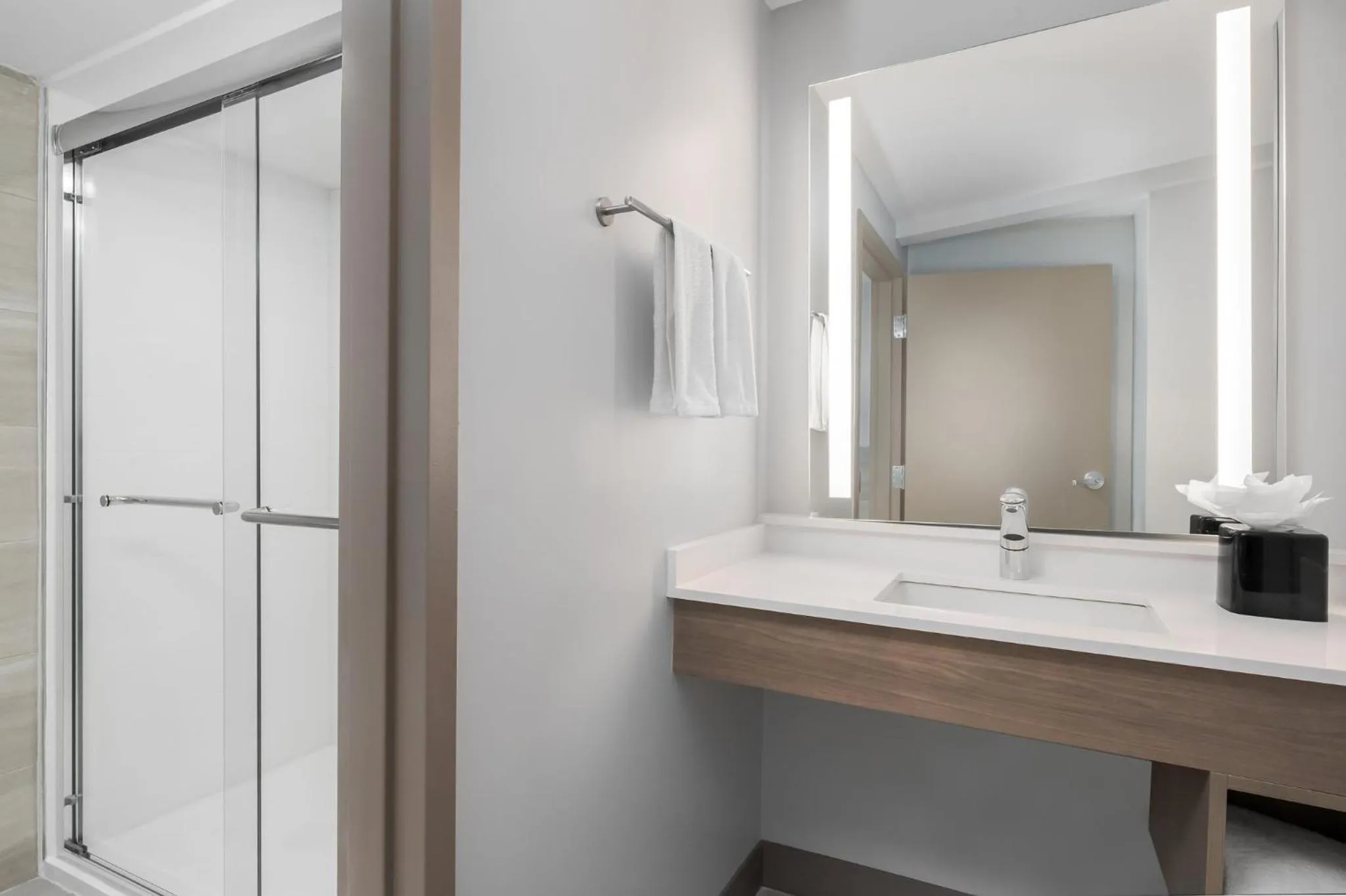 Photo of the whole room in Holiday Inn Express Hilton Head Island by IHG