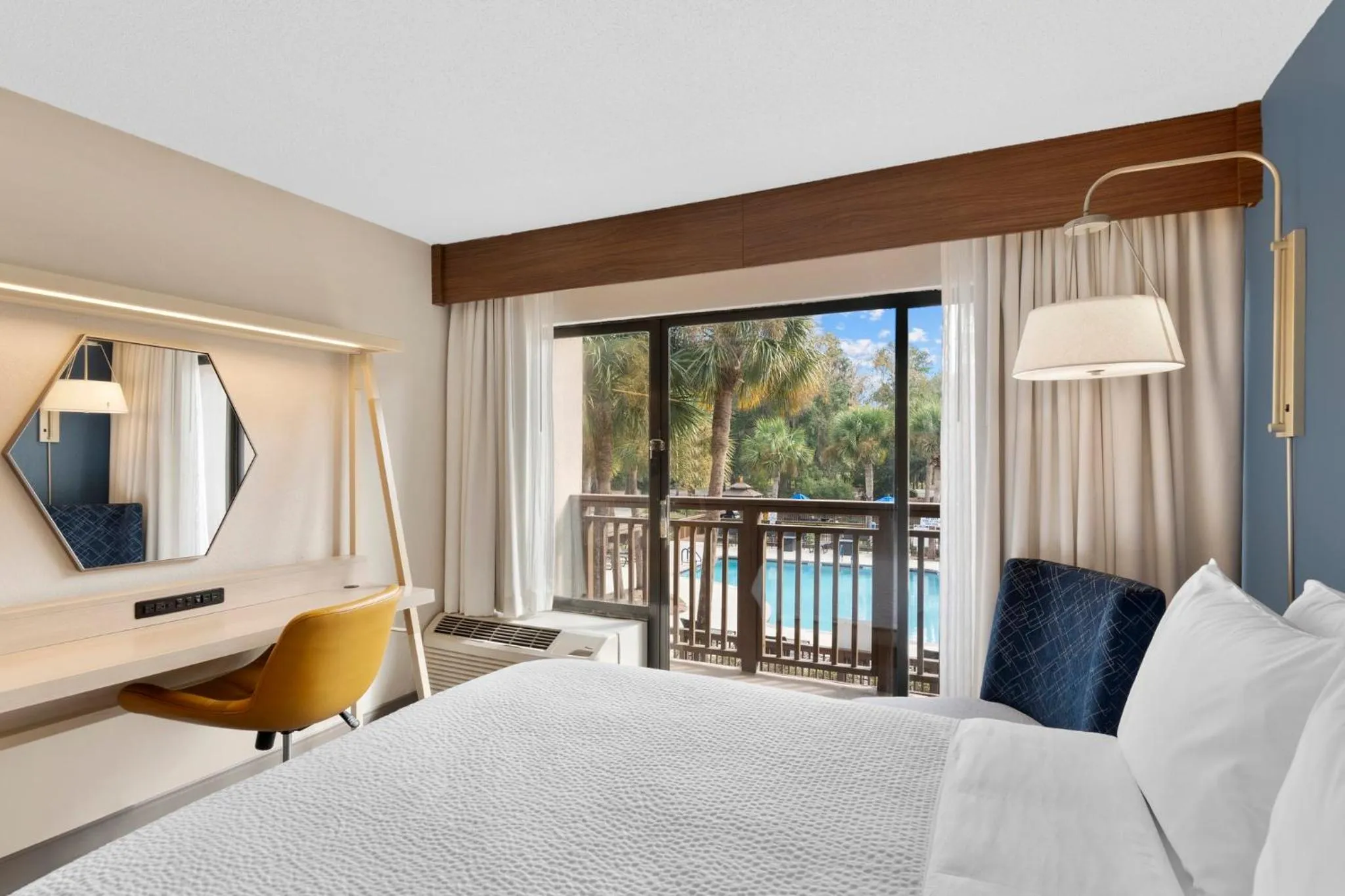 Photo of the whole room, Bed in Holiday Inn Express Hilton Head Island by IHG