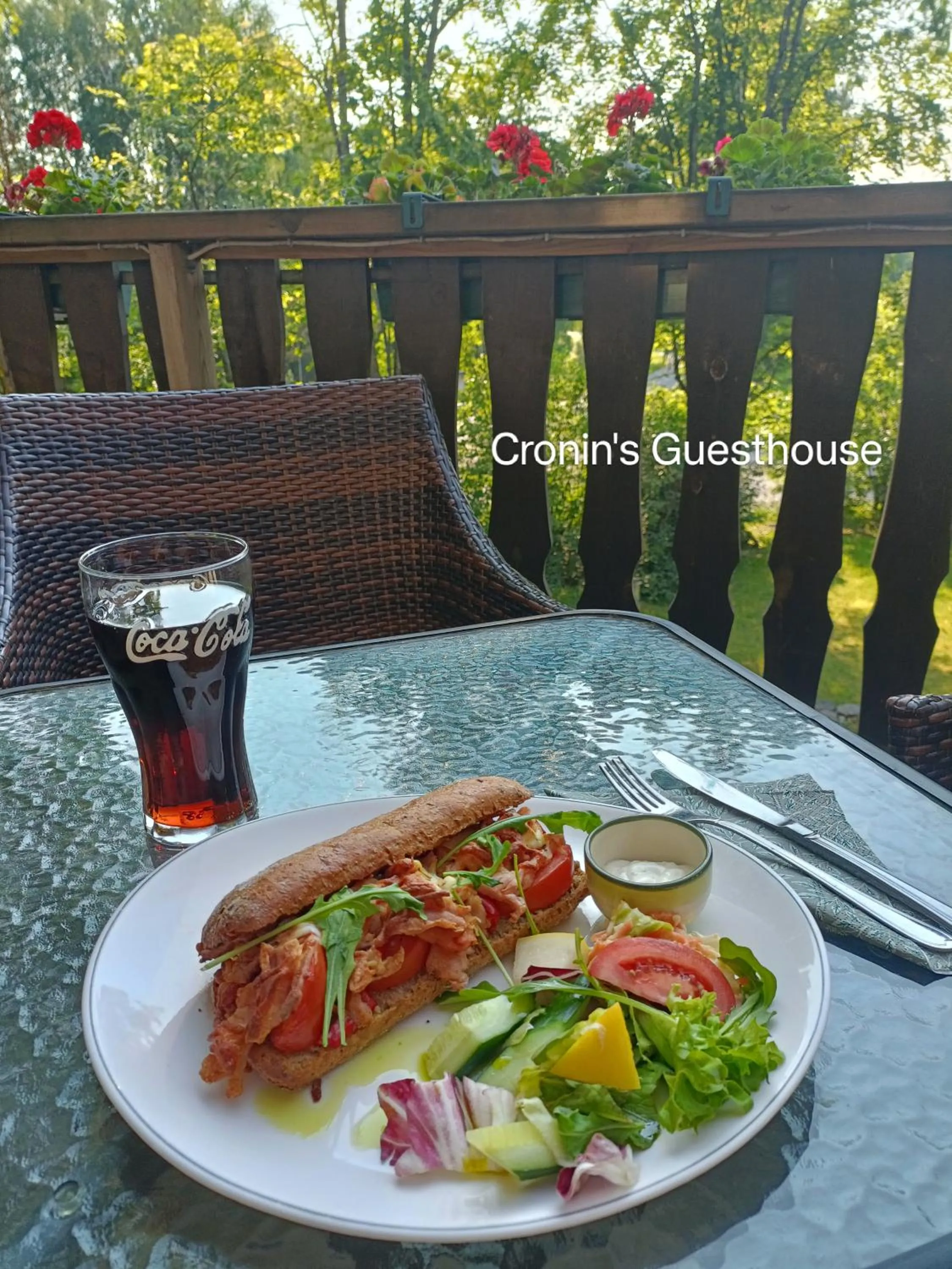 Restaurant/places to eat in Cronin's Guesthouse Bed & Breakfast