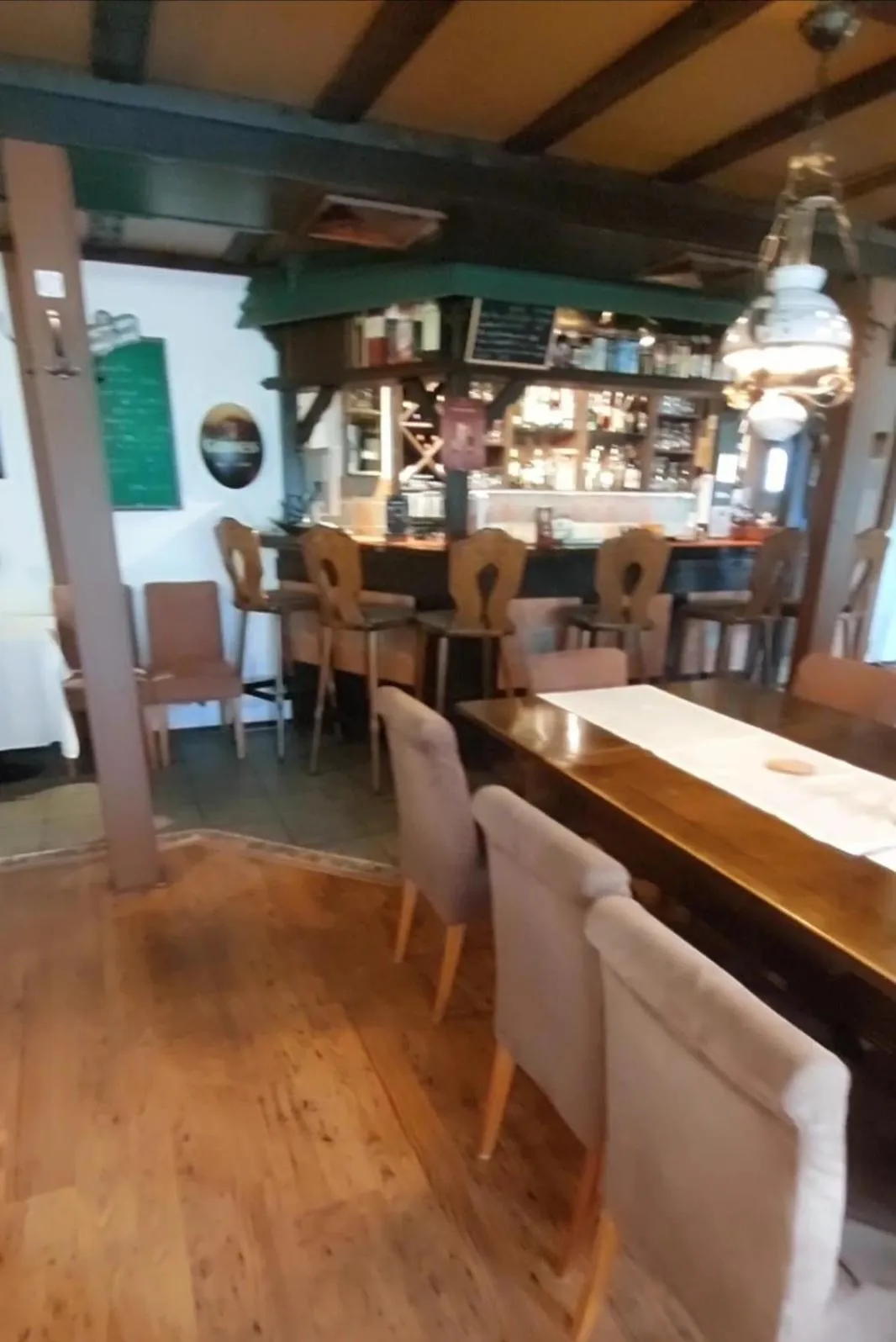 Restaurant/places to eat in Cronin's Guesthouse Bed & Breakfast