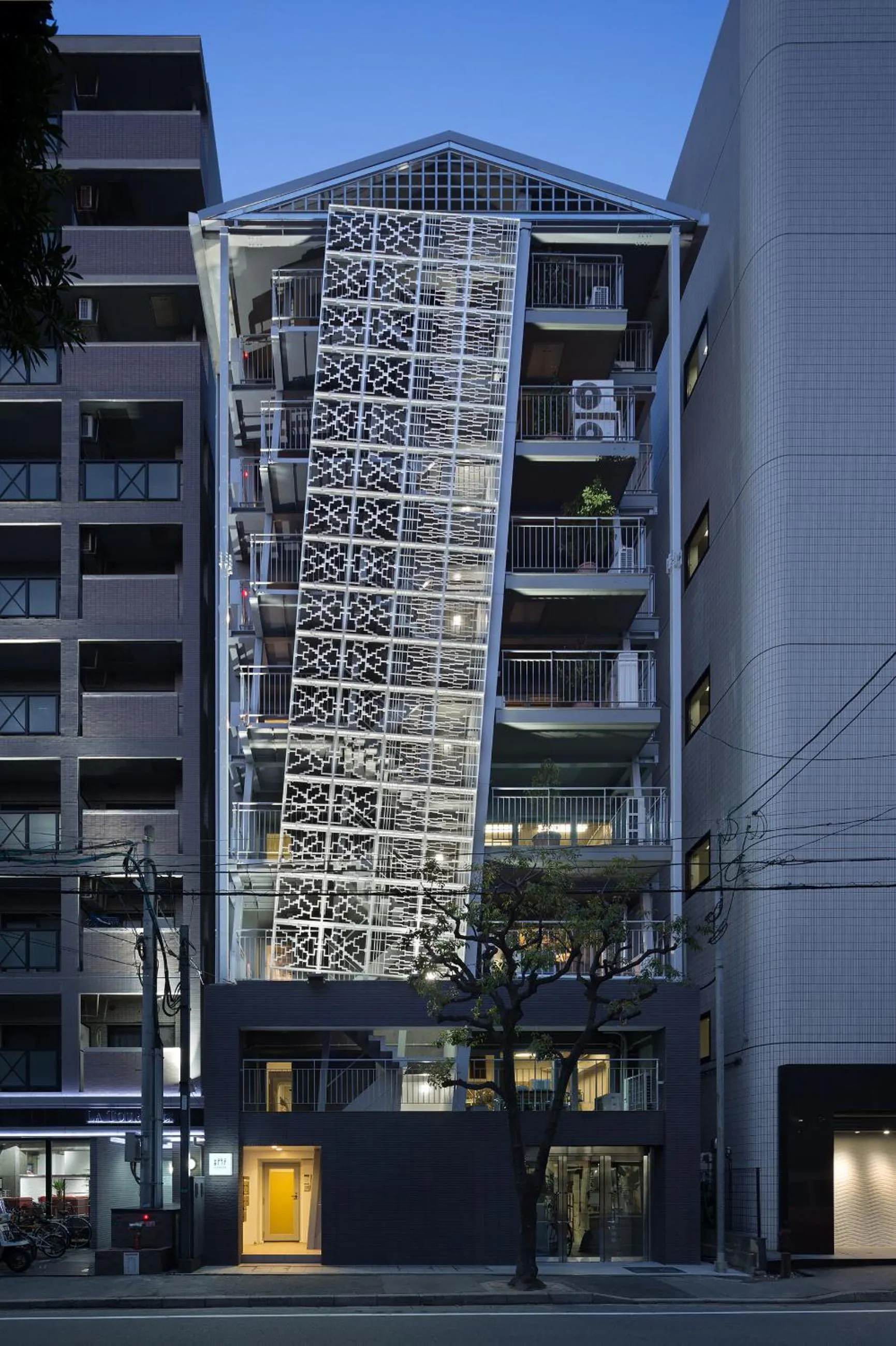 Property building in Common de - Hostel & Bar