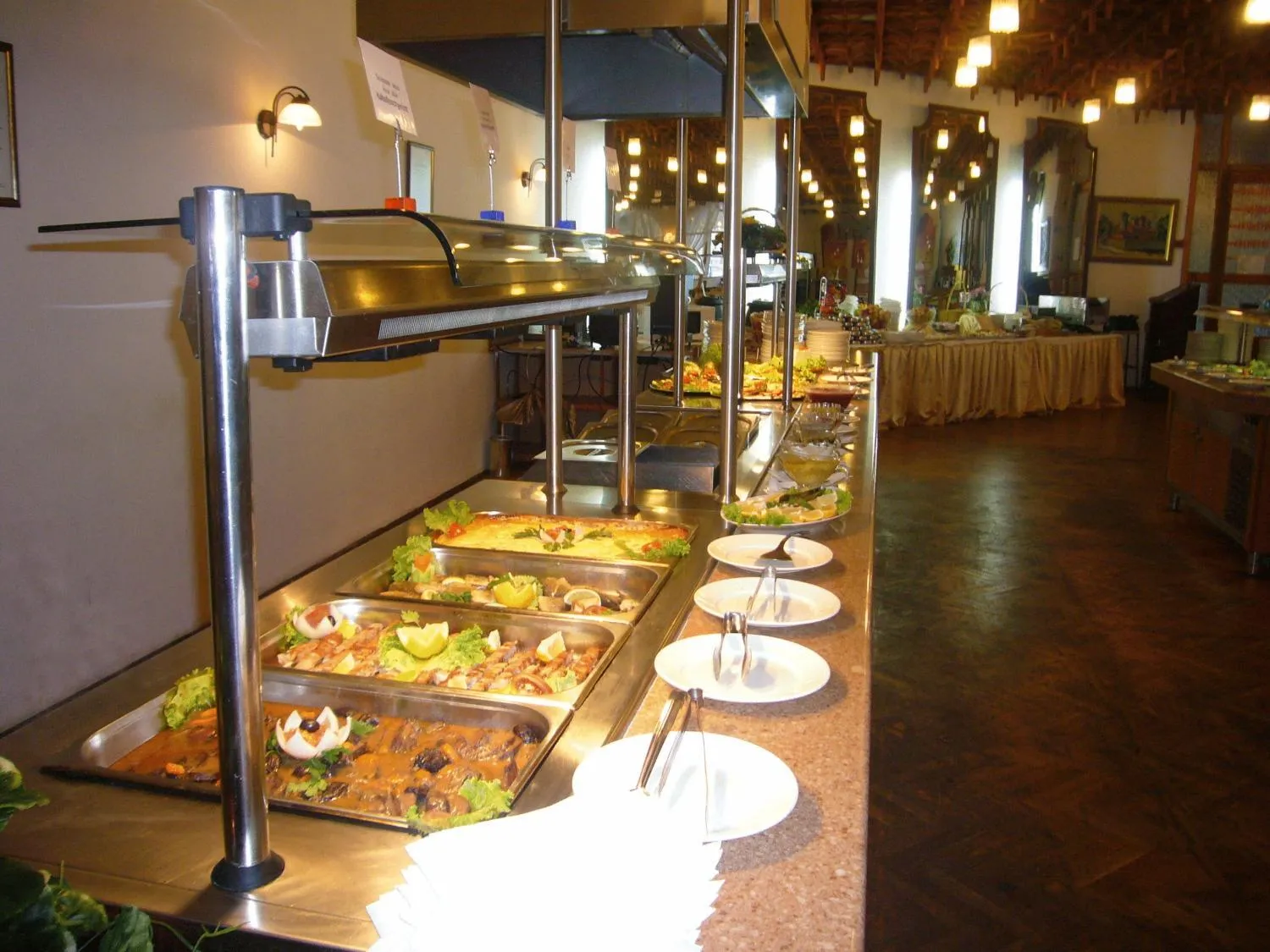 Food in Continental Park Hotel