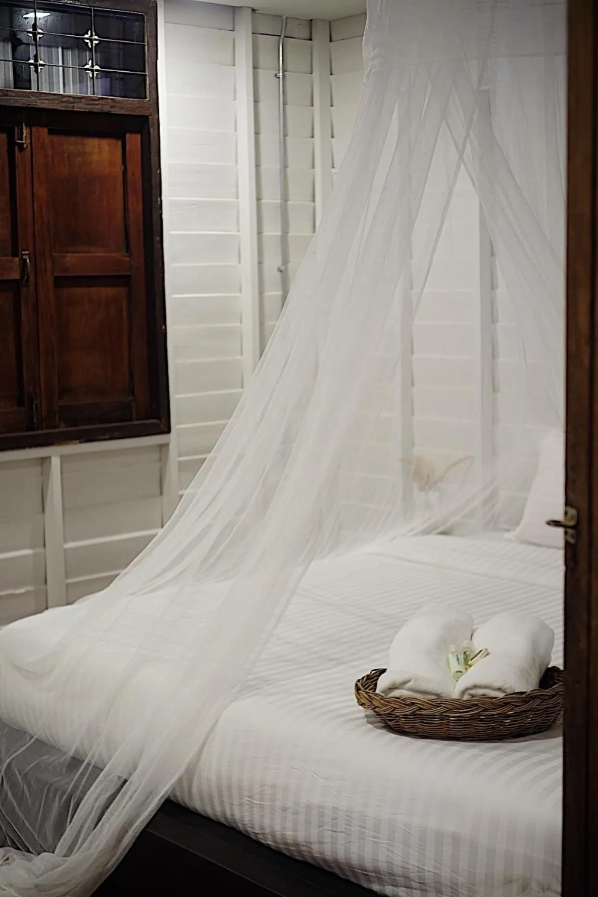 Bed in The Good Days