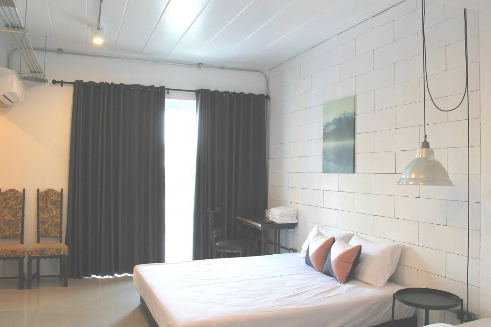 Bed in The Good Days